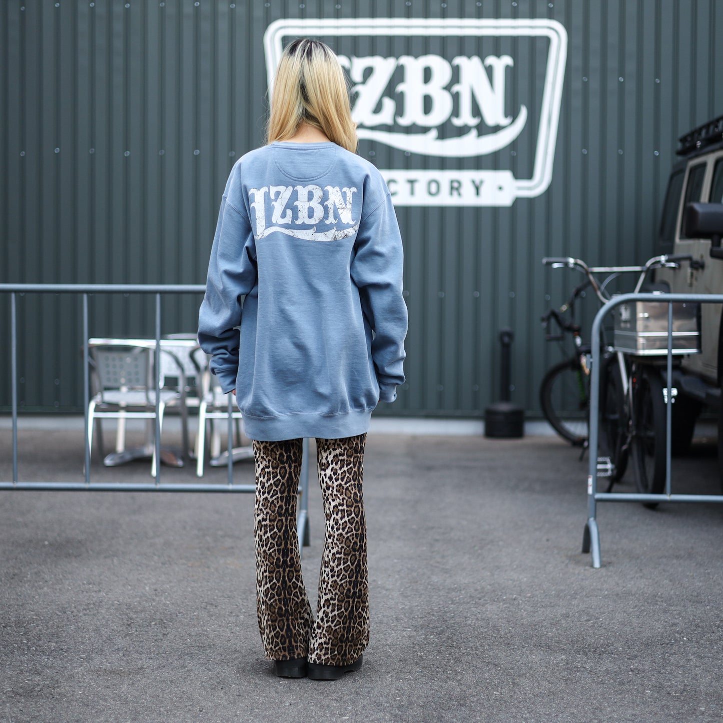 LZBN / STONE LZBN LOGO GARMENT DYED CREWNECK SWEAT (BLUE JEAN)