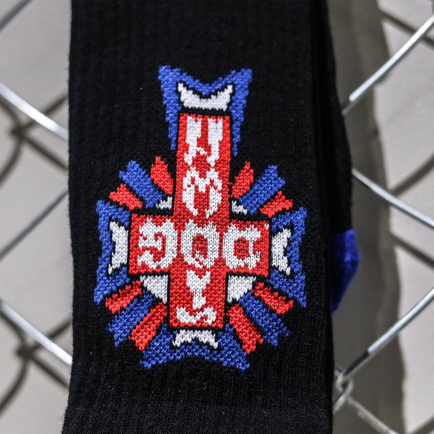 DOGTOWN / CROSS LOGO COLOR CREW SOCKS (BLACK)