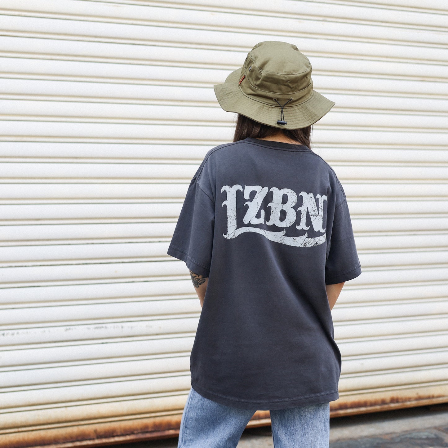 LZBN / STONE LZBN LOGO PIGMENT DYED TEE (BLACK)