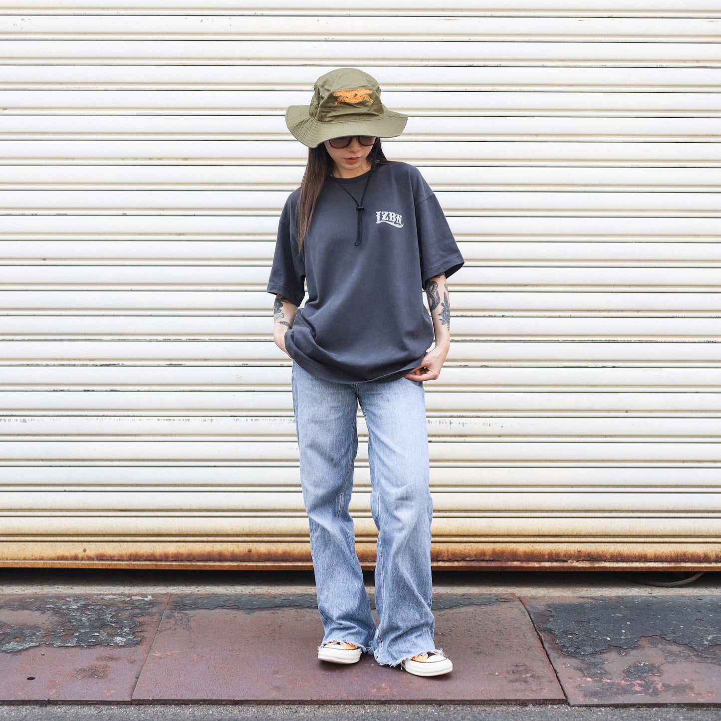 LZBN / STONE LZBN LOGO PIGMENT DYED TEE (BLACK)