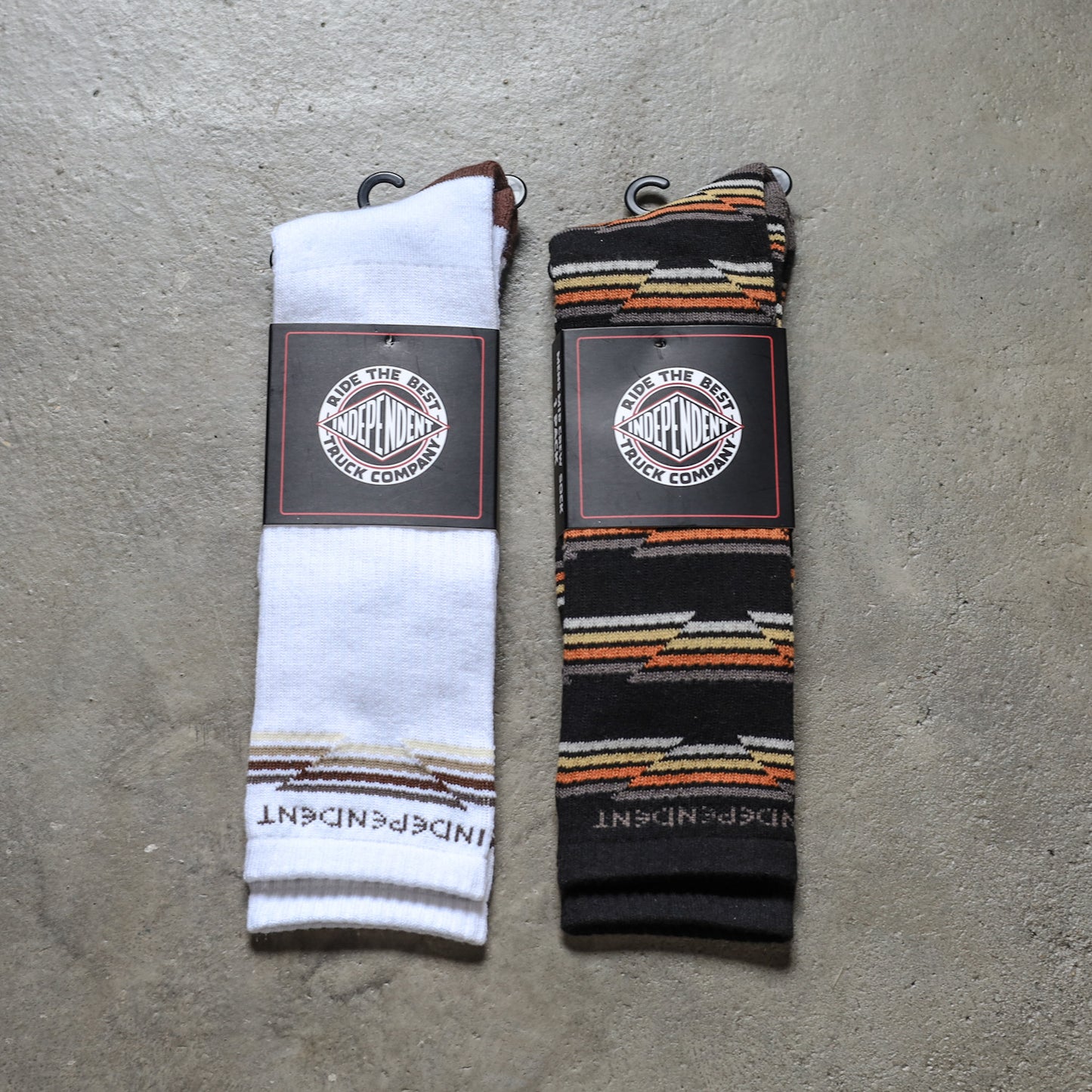 INDEPENDENT / WIRED SOCKS (WHITE)