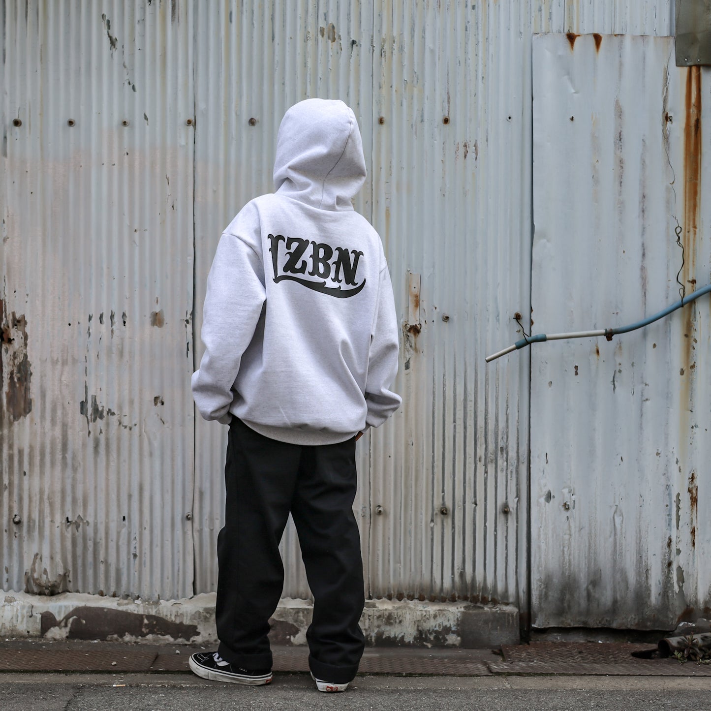 LZBN / LZBN LOGO EXTRA HEAVY PULLOVER HOODIE (ASH)