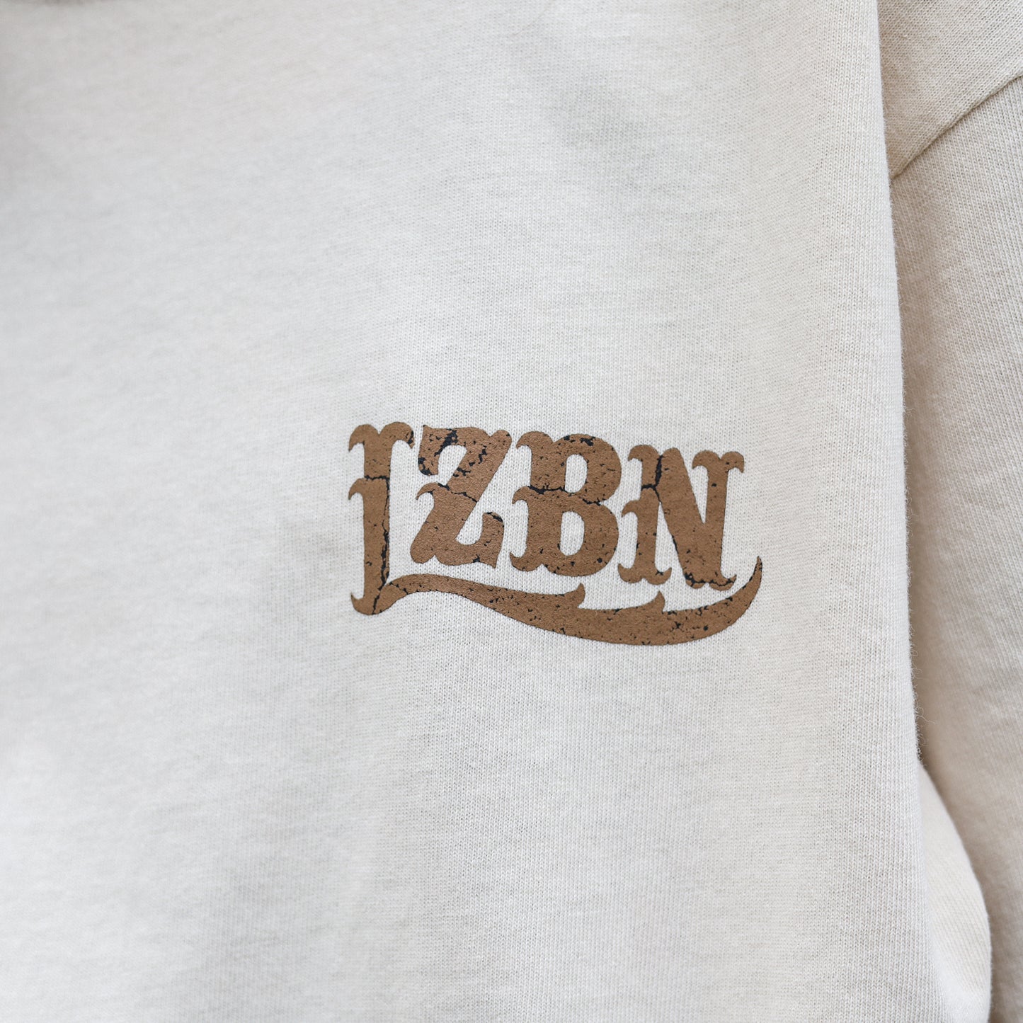 LZBN / STONE LZBN LOGO PIGMENT DYED TEE (NATURAL)