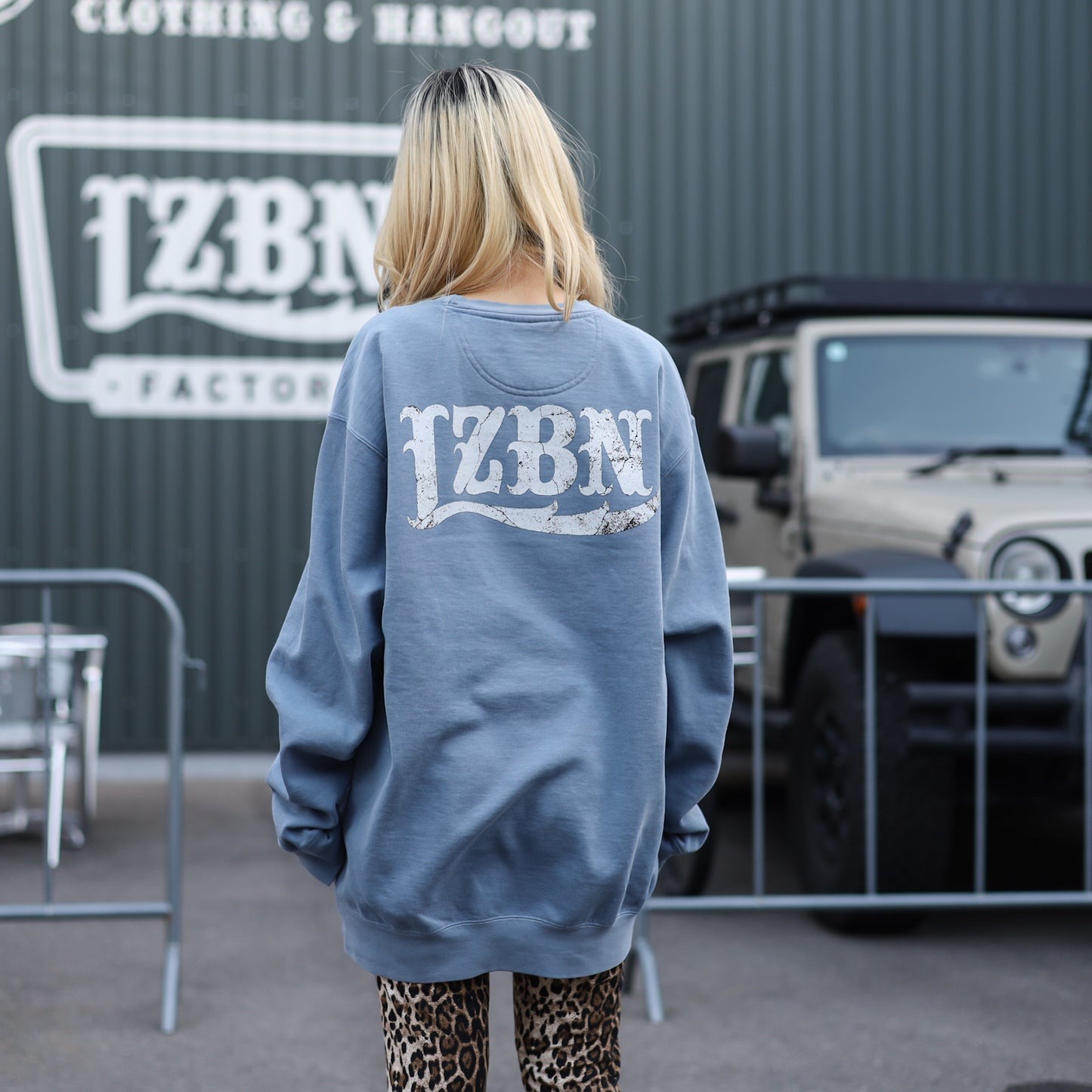 LZBN / STONE LZBN LOGO GARMENT DYED CREWNECK SWEAT (BLUE JEAN)