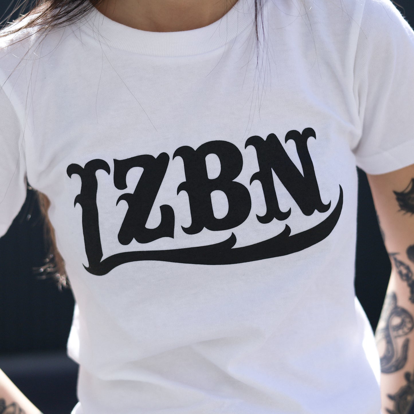LZBN / WOMENS LZBN FRONT LOGO TEE (WHITE)