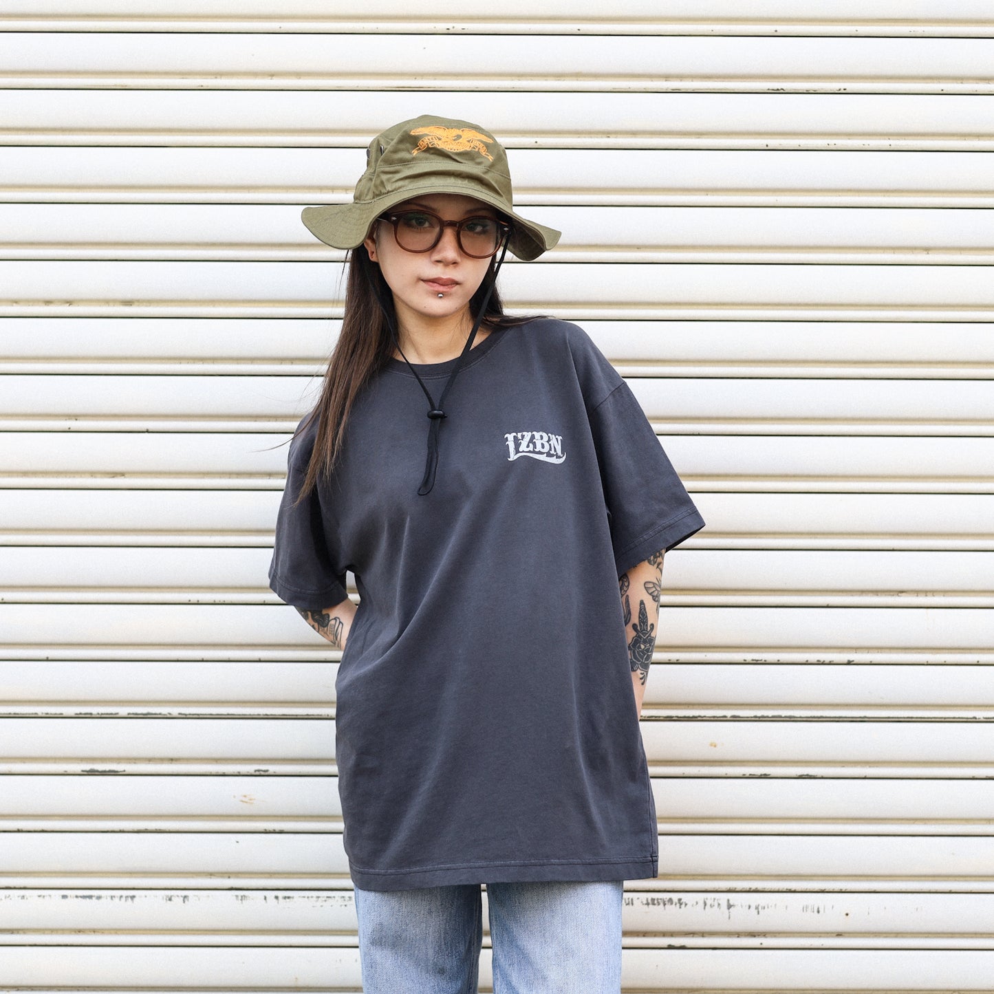 LZBN / STONE LZBN LOGO PIGMENT DYED TEE (BLACK)
