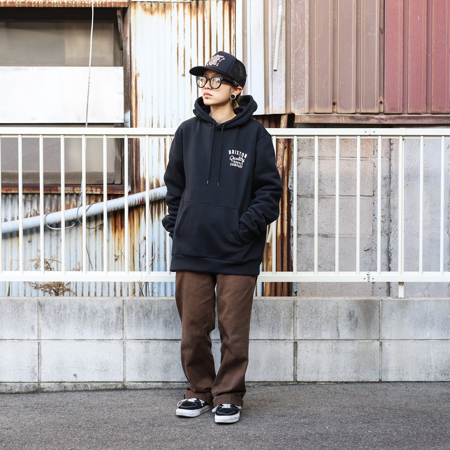 BRIXTON / HUBAL HOOD (BLACK)