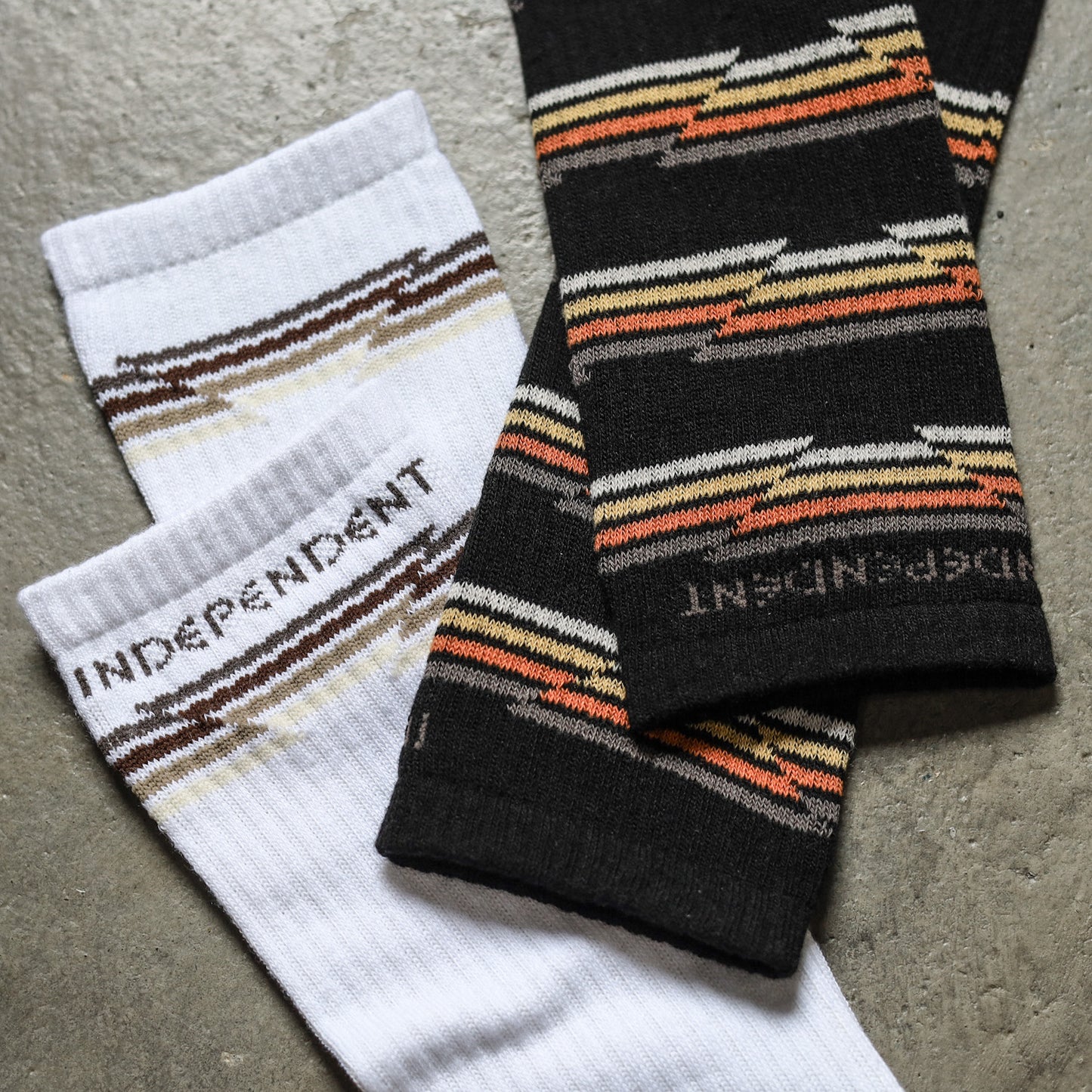 INDEPENDENT / WIRED SOCKS (BLACK STRIPES)