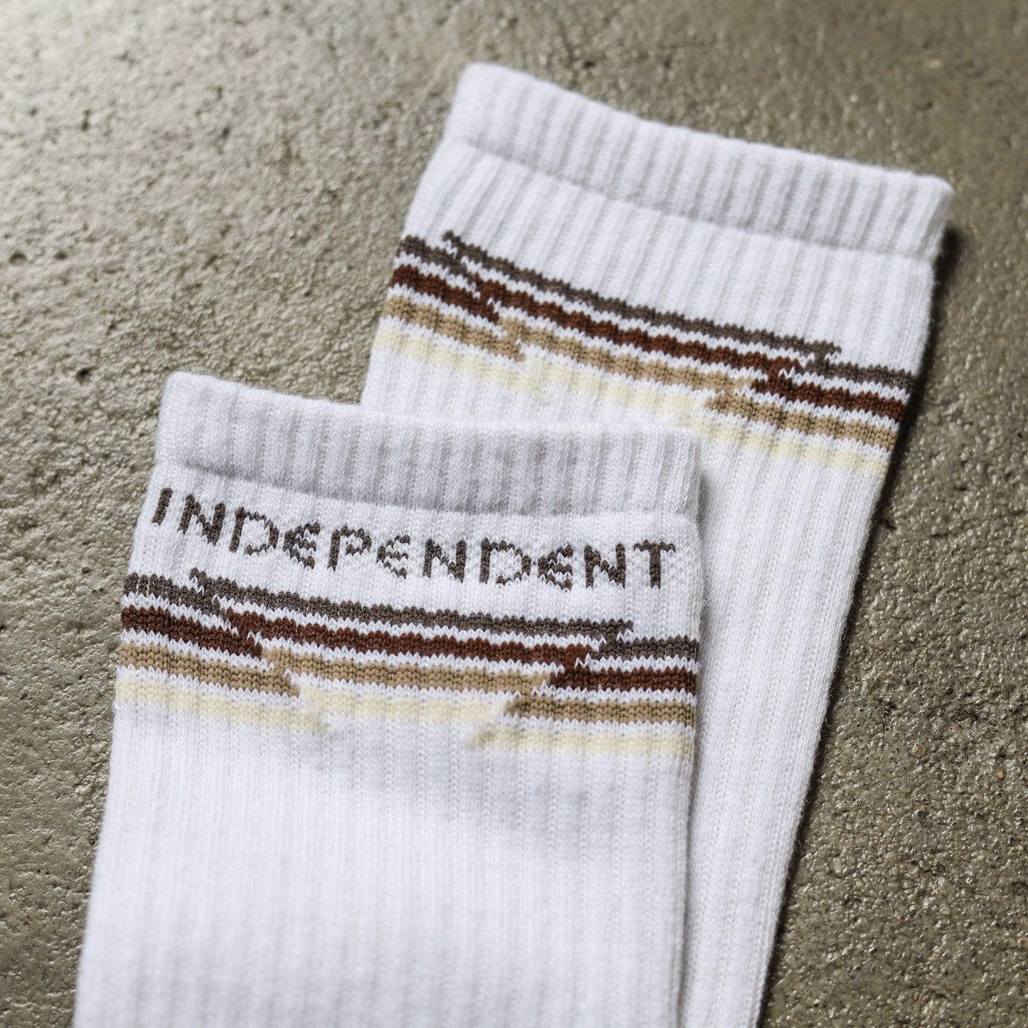 INDEPENDENT / WIRED SOCKS (WHITE)