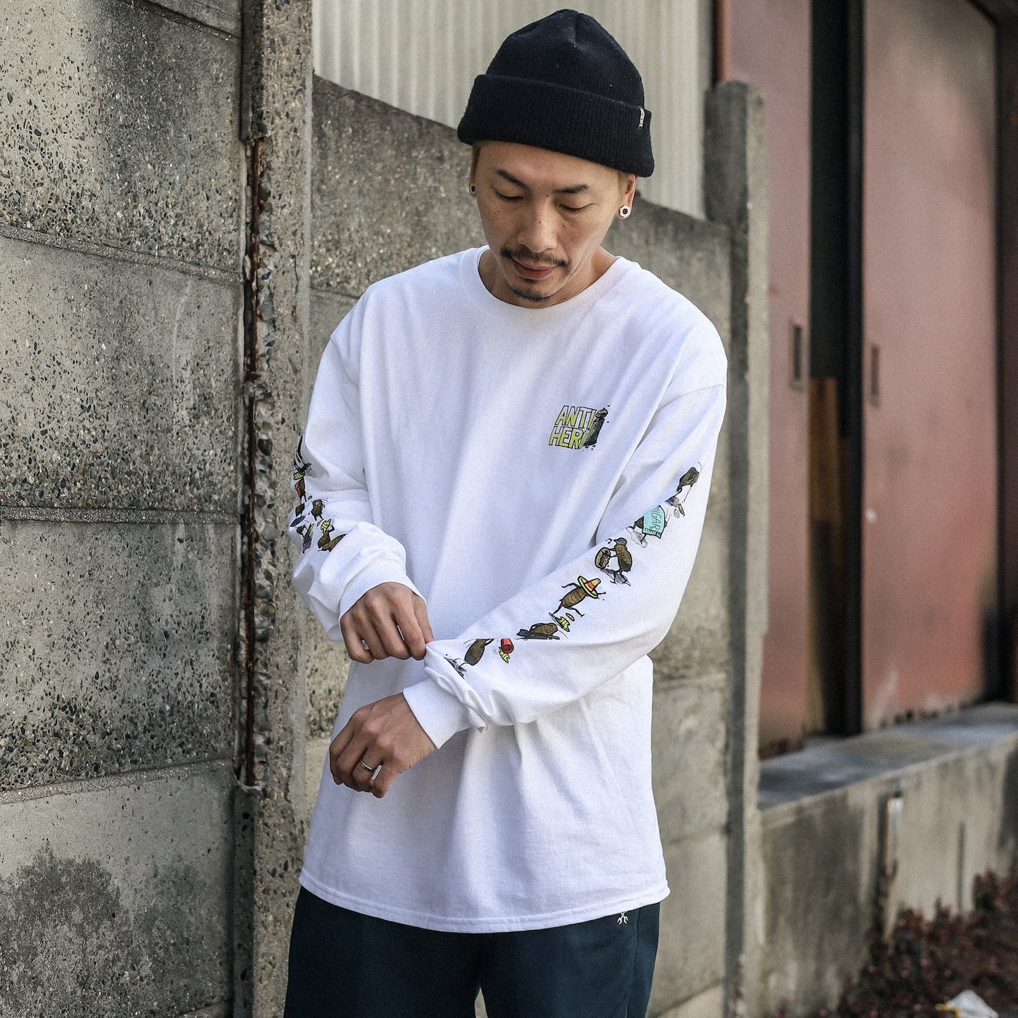 ANTIHERO / ROACHED OUT L/S TEE (WHITE/MULTI)