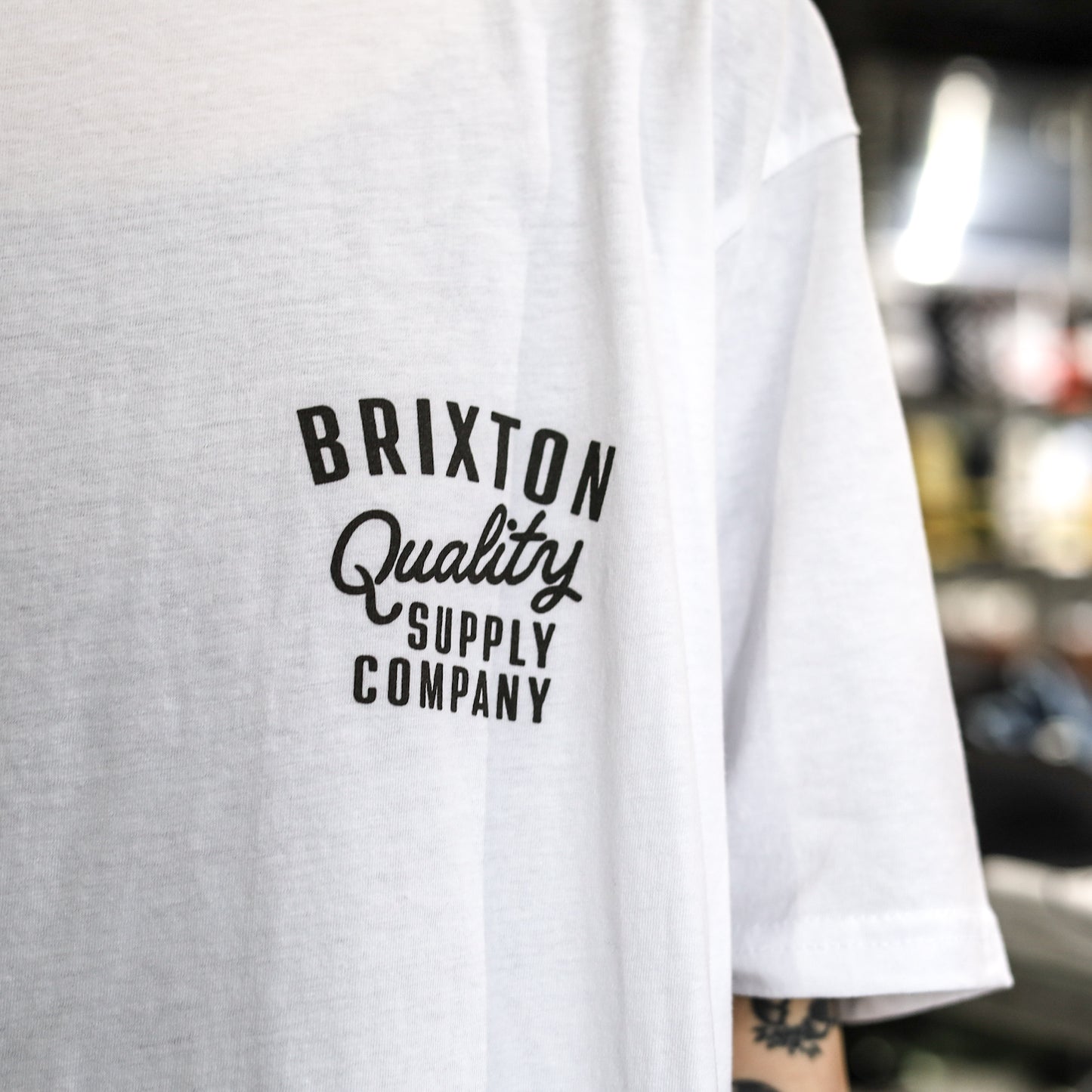 BRIXTON / HUBAL S/S TAILORED TEE (WHITE)