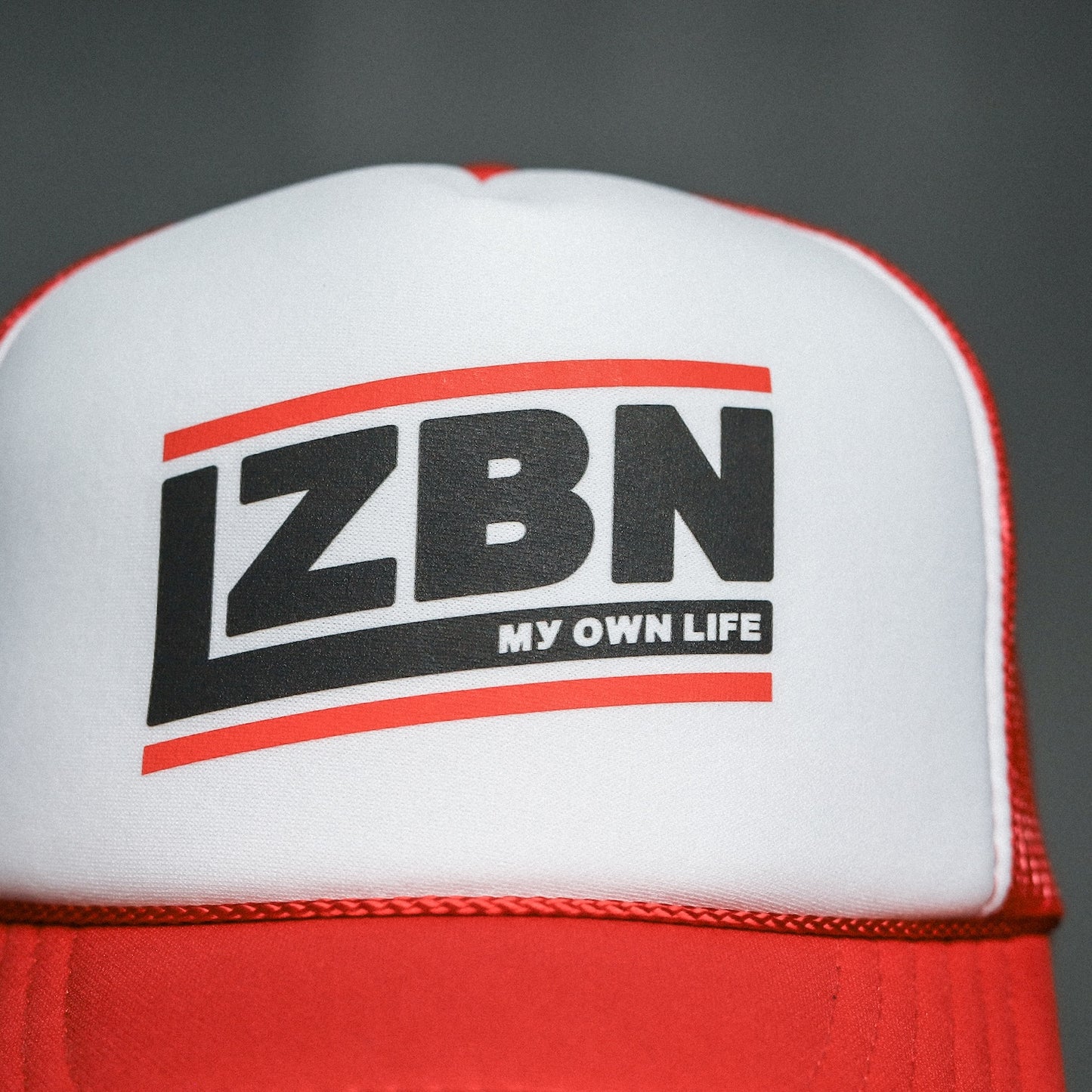 LZBN / SLANT LOGO MESH CAP (RED/WHITE)