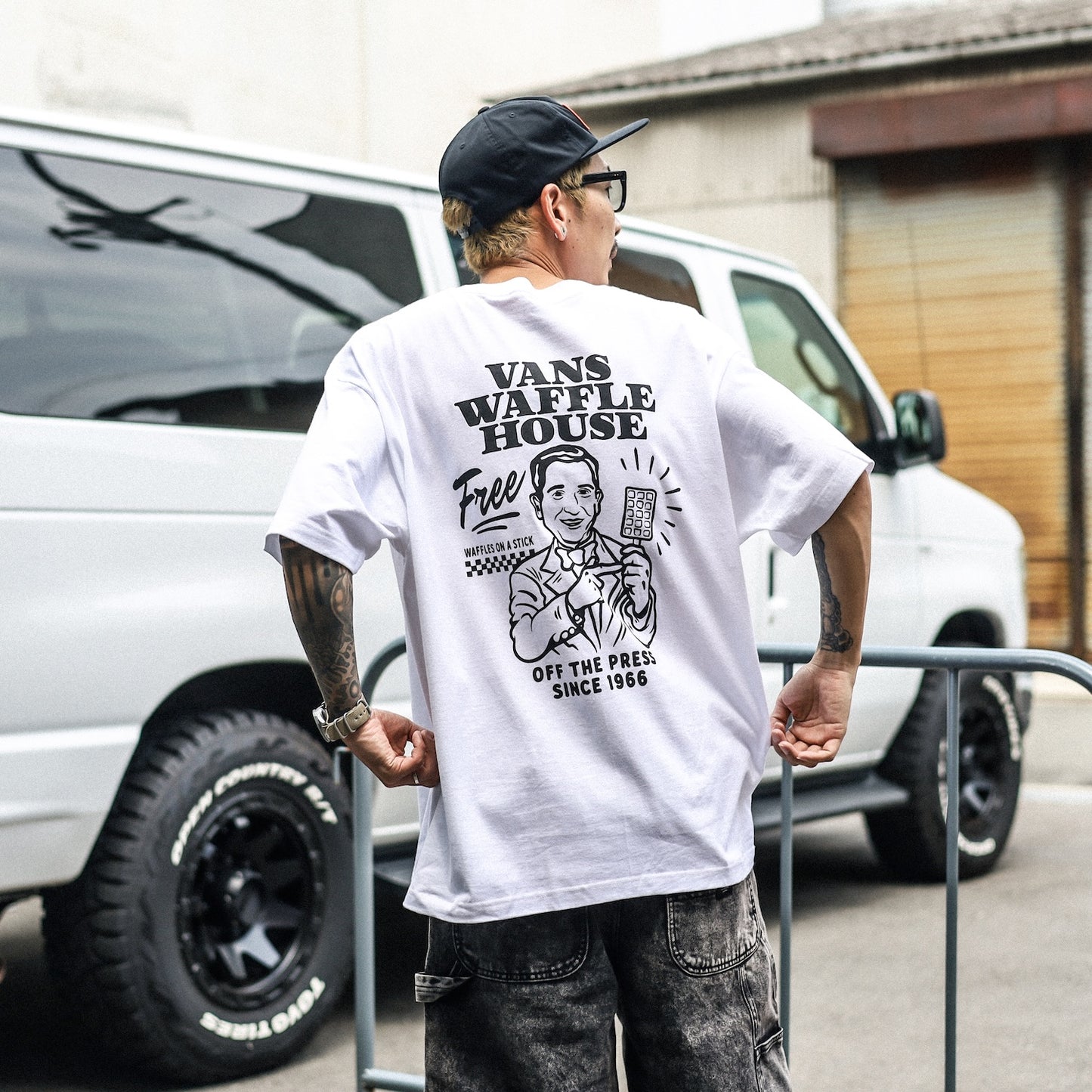 VANS / DEATH GRIP S/S TEE (WHITE)