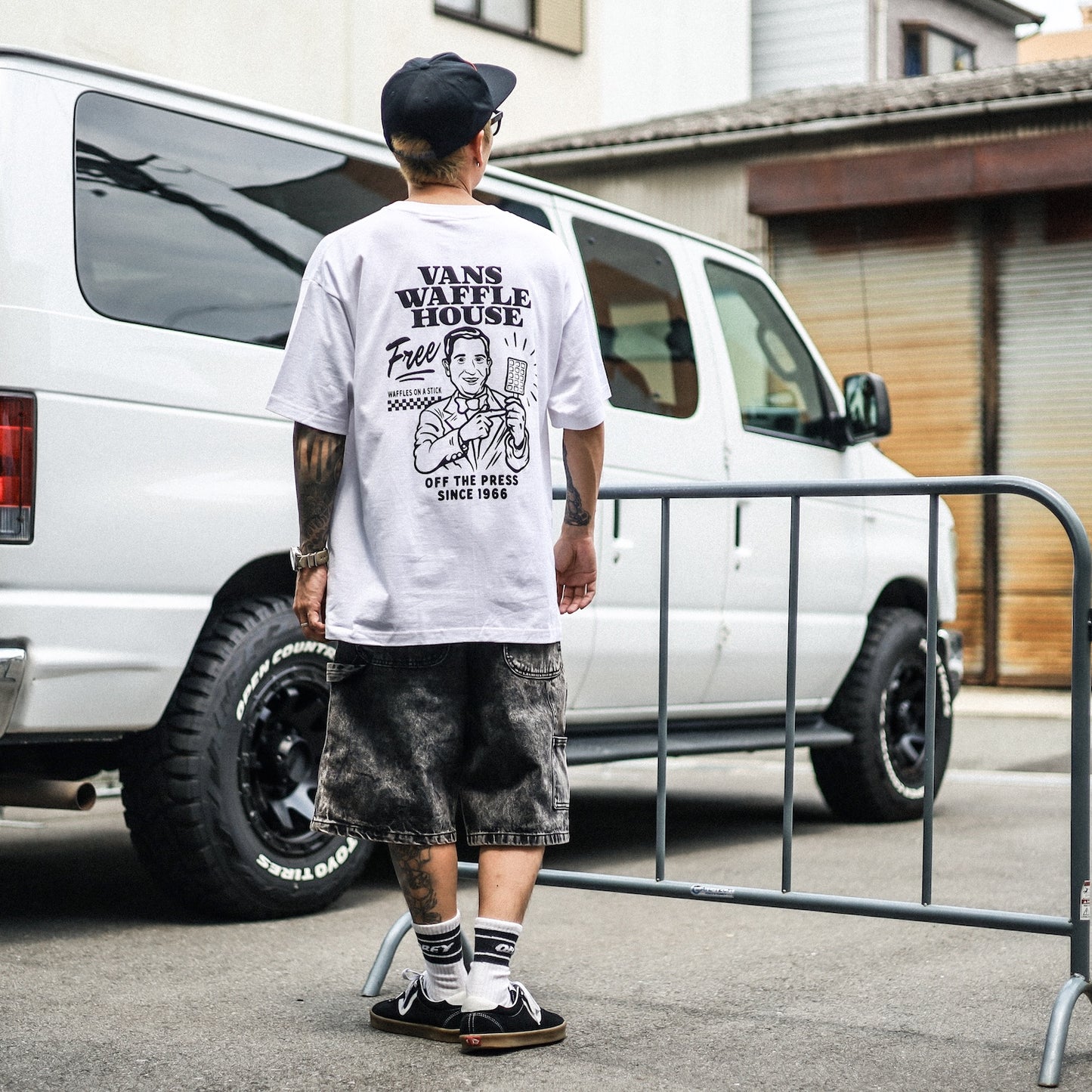 VANS / DEATH GRIP S/S TEE (WHITE)