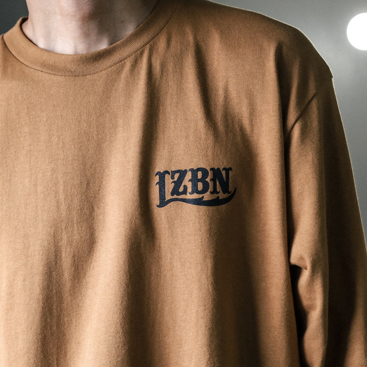 LZBN / LZBN LOGO L/S TEE (CAMEL)