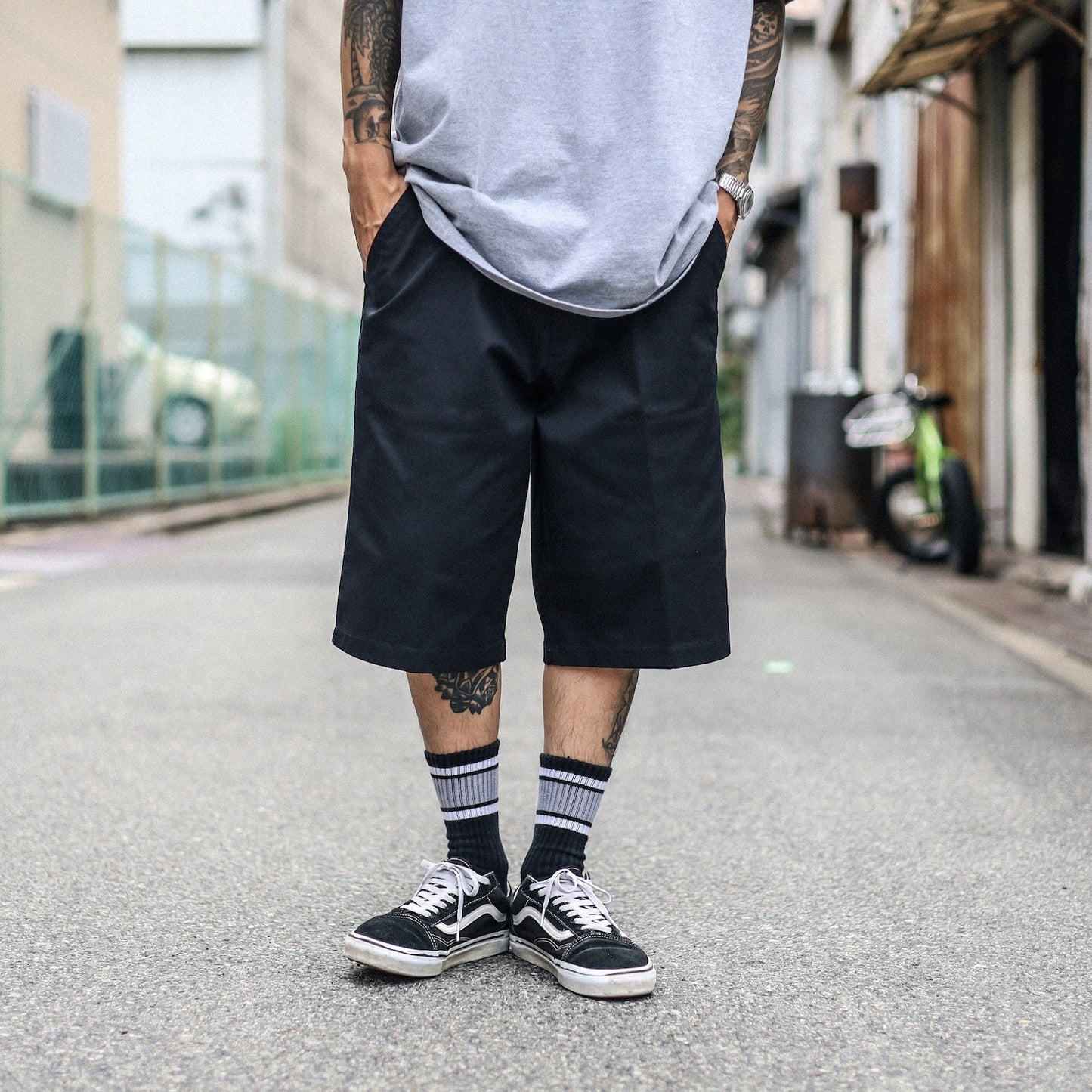 BRIXTON / CHOICE CHINO BAGGY SHORT (BLACK)