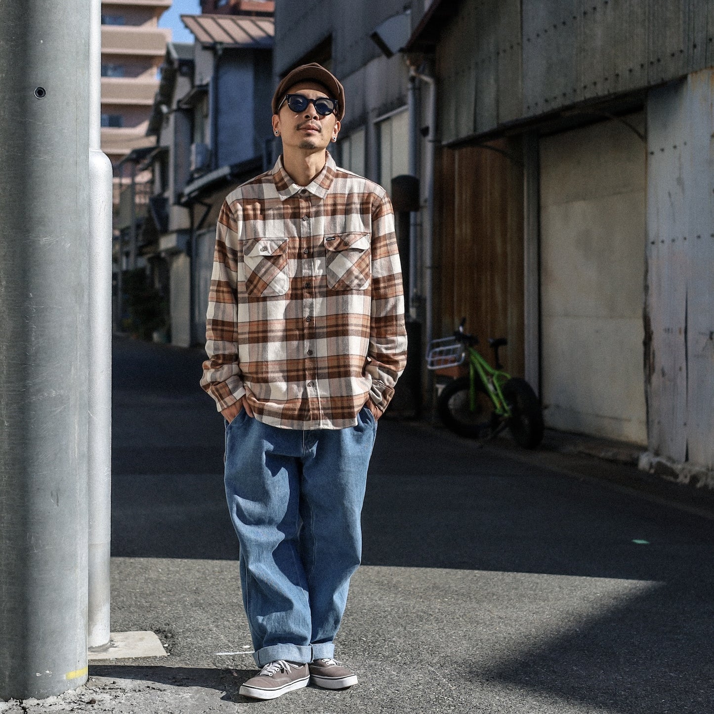 BRIXTON / BOWERY L/S FLANNEL (WHITECAP/PINECONE BROWN/BURRO)