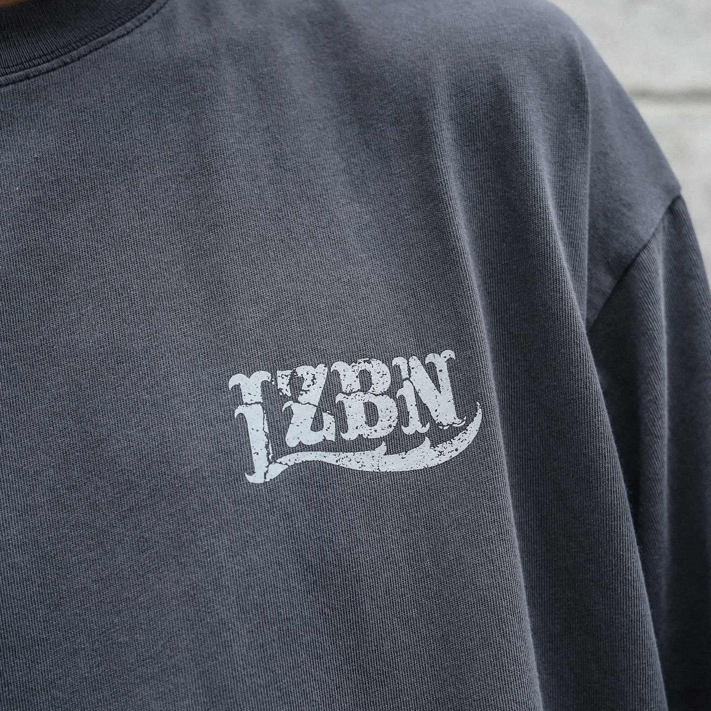 LZBN / STONE LZBN LOGO PIGMENT DYED TEE (BLACK)