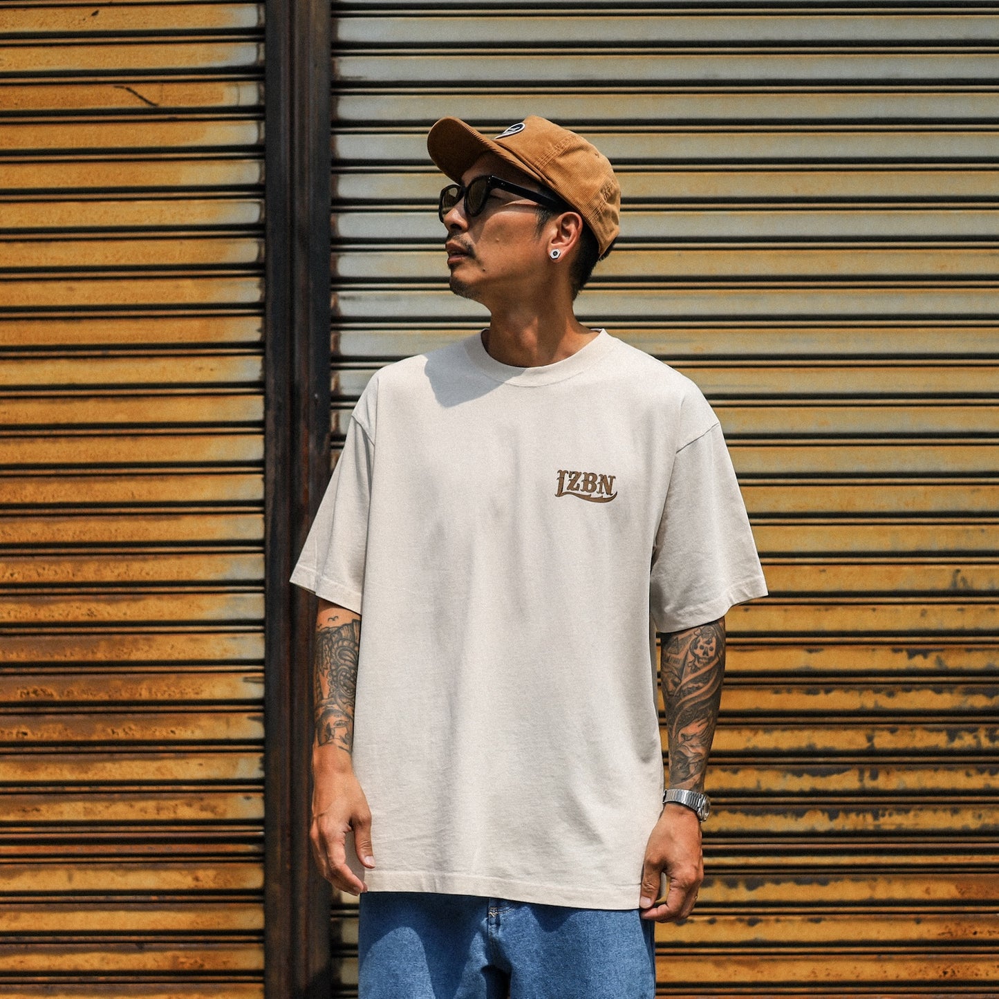 LZBN / STONE LZBN LOGO PIGMENT DYED TEE (NATURAL)