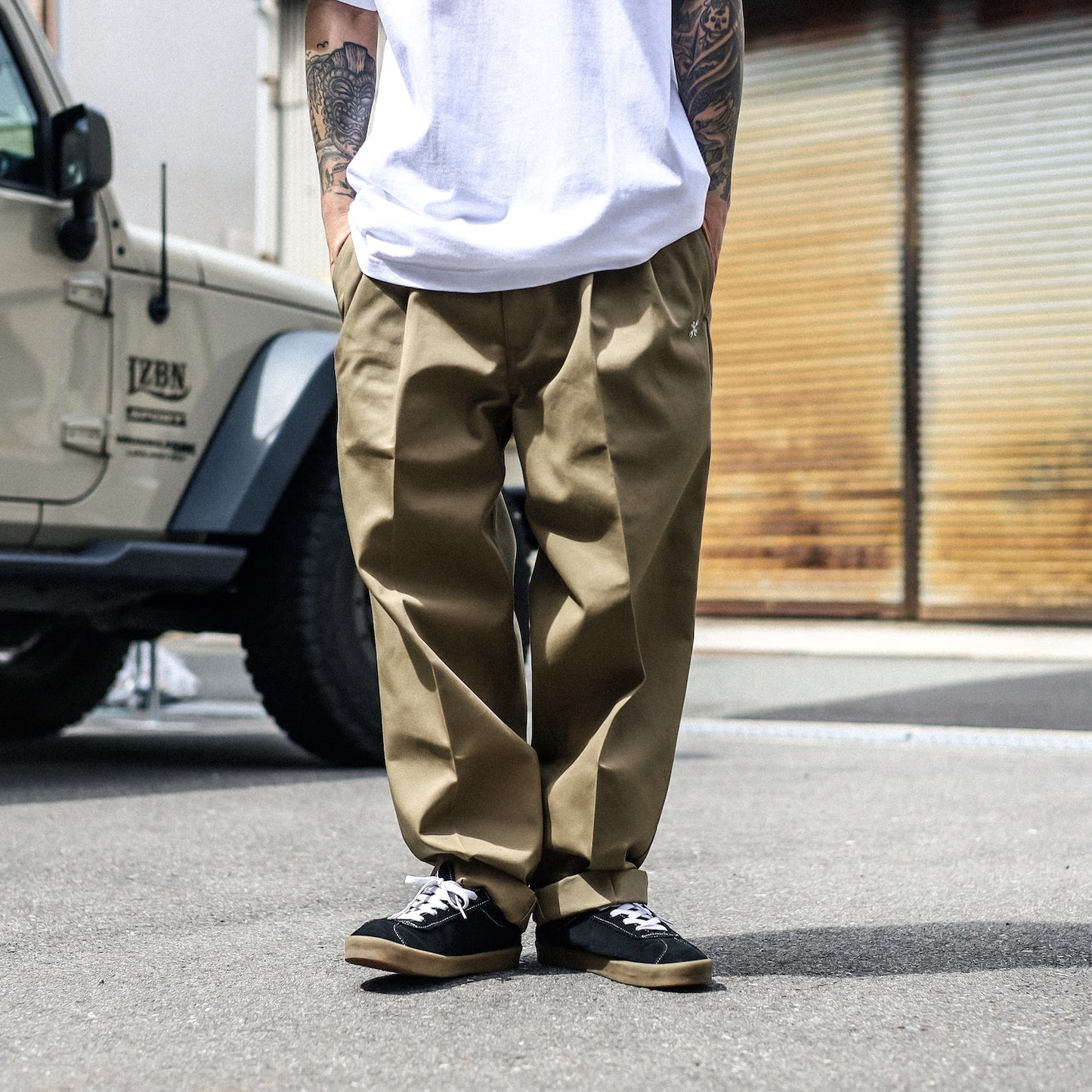 BLUCO / 2-TUCK WORK PANTS (KHAKI)
