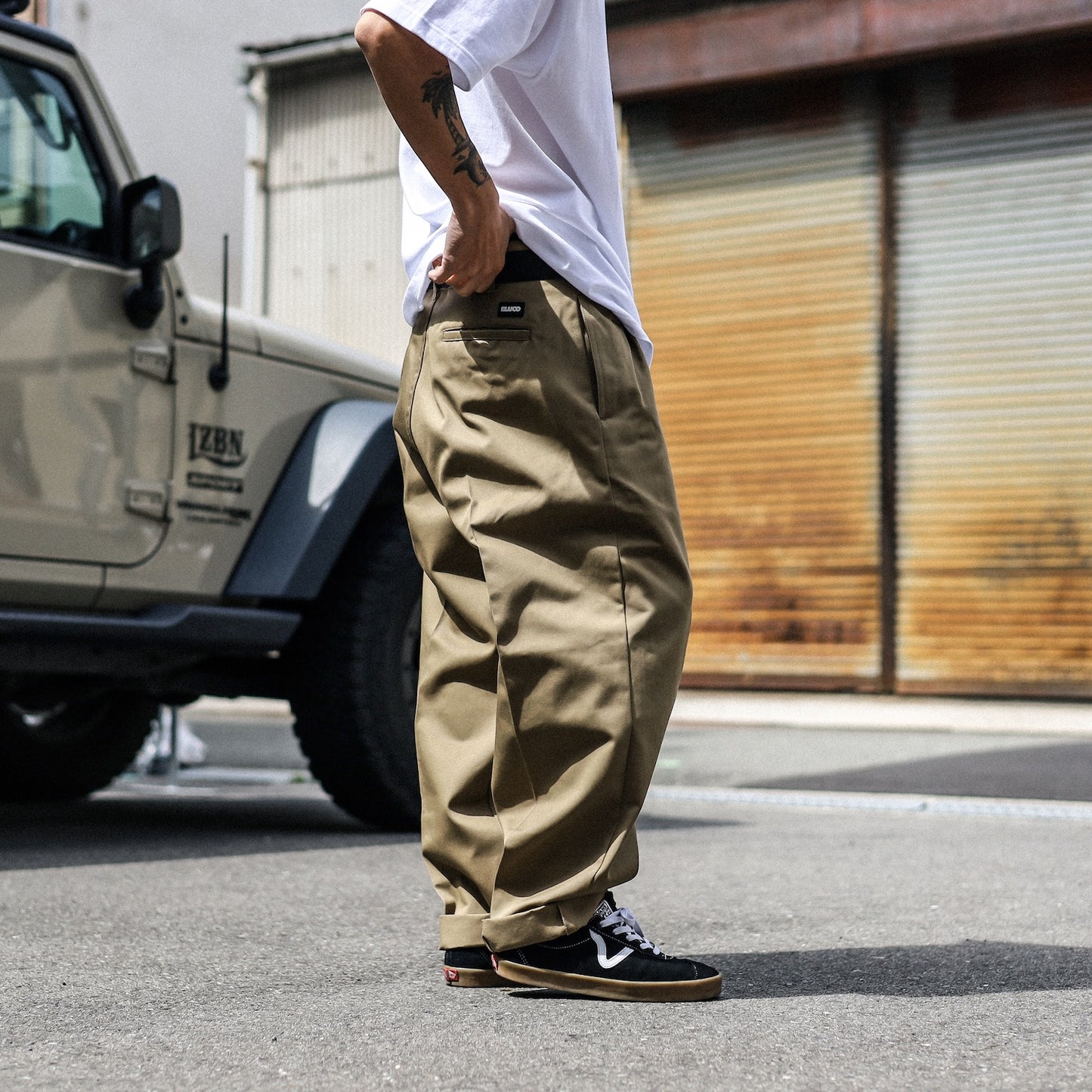 BLUCO / 2-TUCK WORK PANTS (KHAKI)