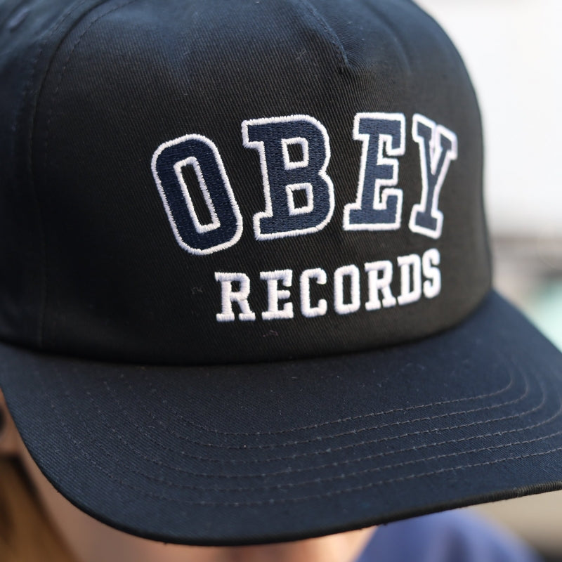 OBEY / OBEY RECORDS 5 PANEL SNAPBACK CAP (BLACK)