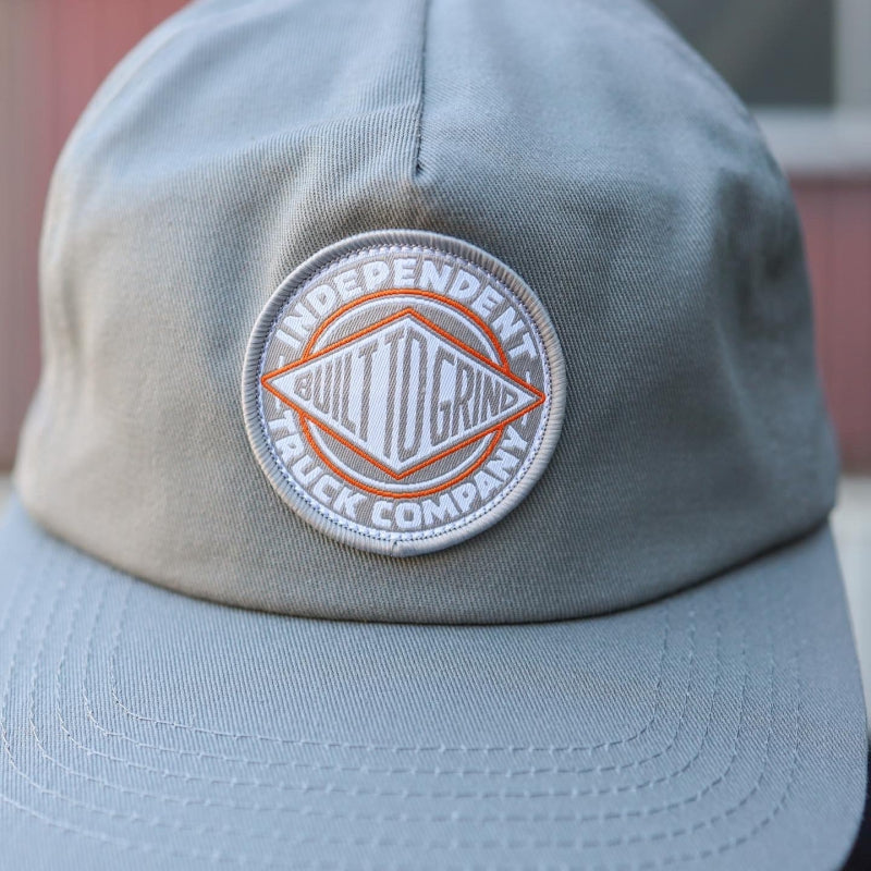 INDEPENDENT / BTG SUMMIT SNAPBACK CAP (GREY)