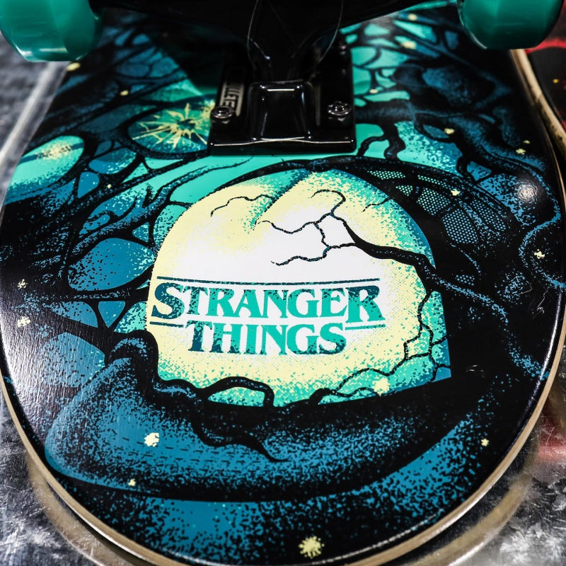 SANTA CRUZ X STRANGER THINGS / OTHER DOT MINI SKATEBOARD COMPLETE 7.75IN X 30.00IN