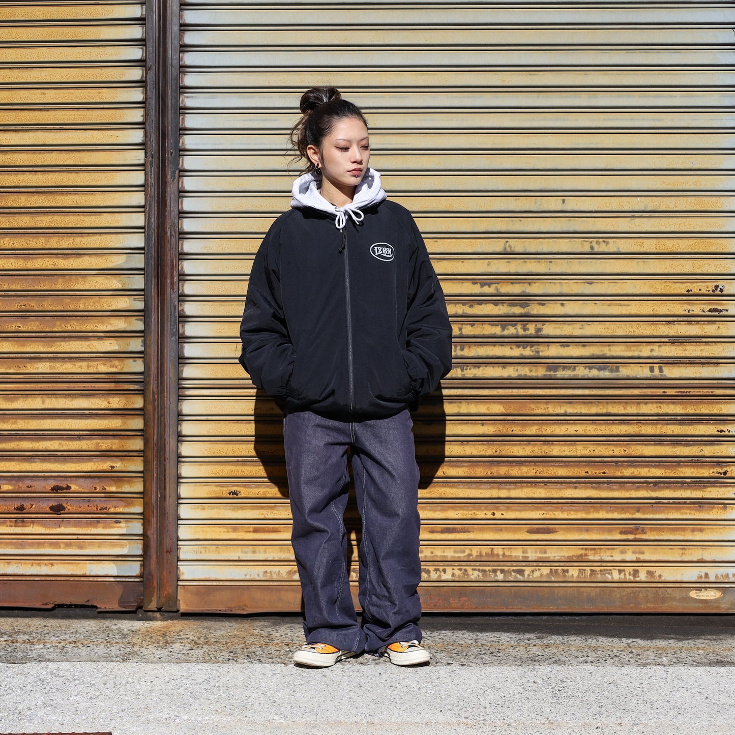 LZBN / HOLLOW OVAL LOGO REVERSIBLE JACKET (BLACK/BLACK)