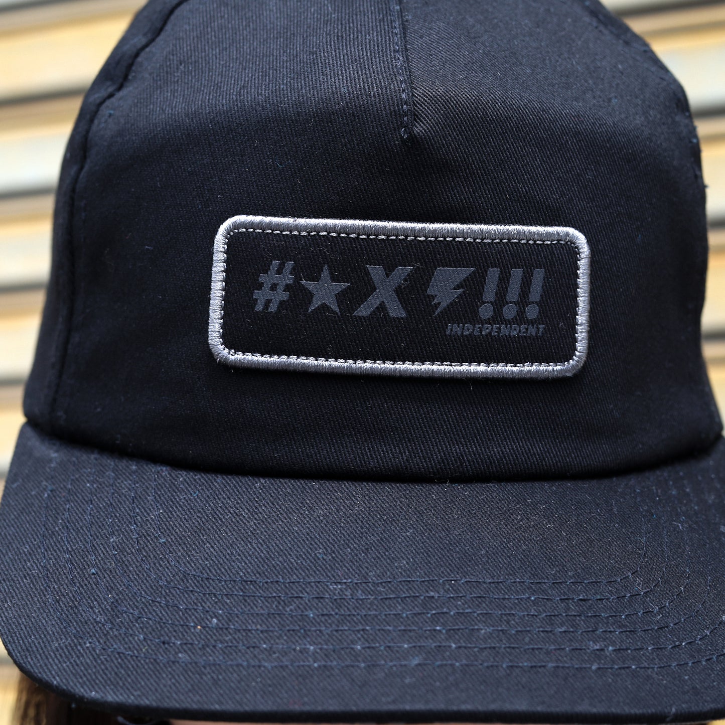 INDEPENDENT / EXCLAMATION SNAPBACK CAP (BLACK)