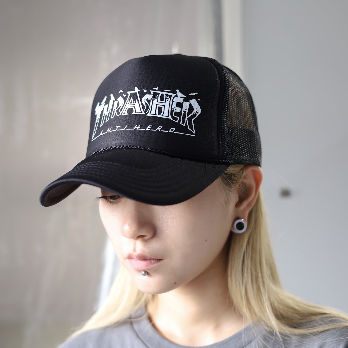 THRASHER X ANTIHERO / PIGEON MAG TRUCKER CAP (BLACK)