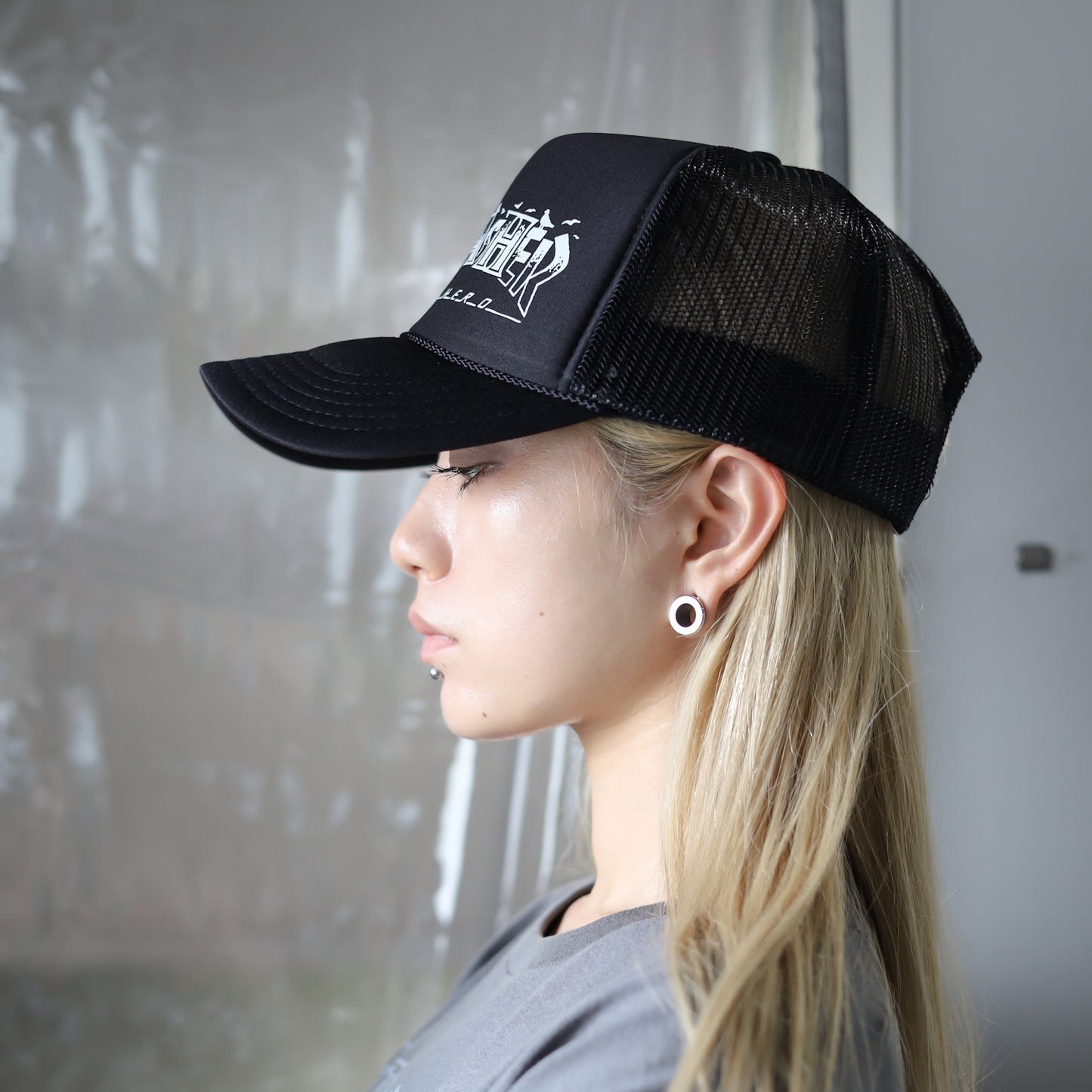 THRASHER X ANTIHERO / PIGEON MAG TRUCKER CAP (BLACK)