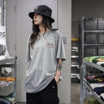 BRIXTON / GRADE S/S STANDARD TEE (HEATHER GREY/WASHED BLACK/DARK RED)