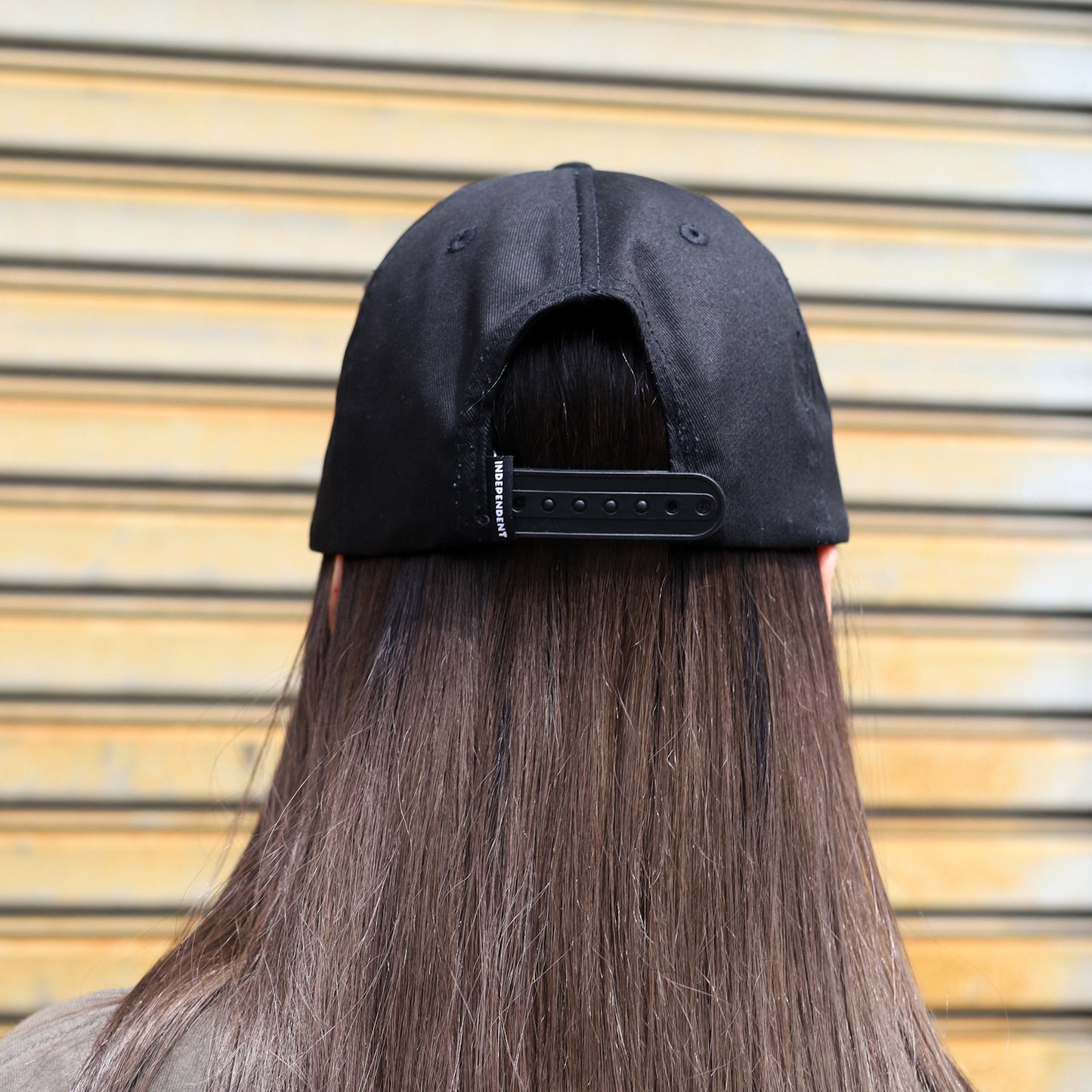INDEPENDENT / EXCLAMATION SNAPBACK CAP (BLACK)