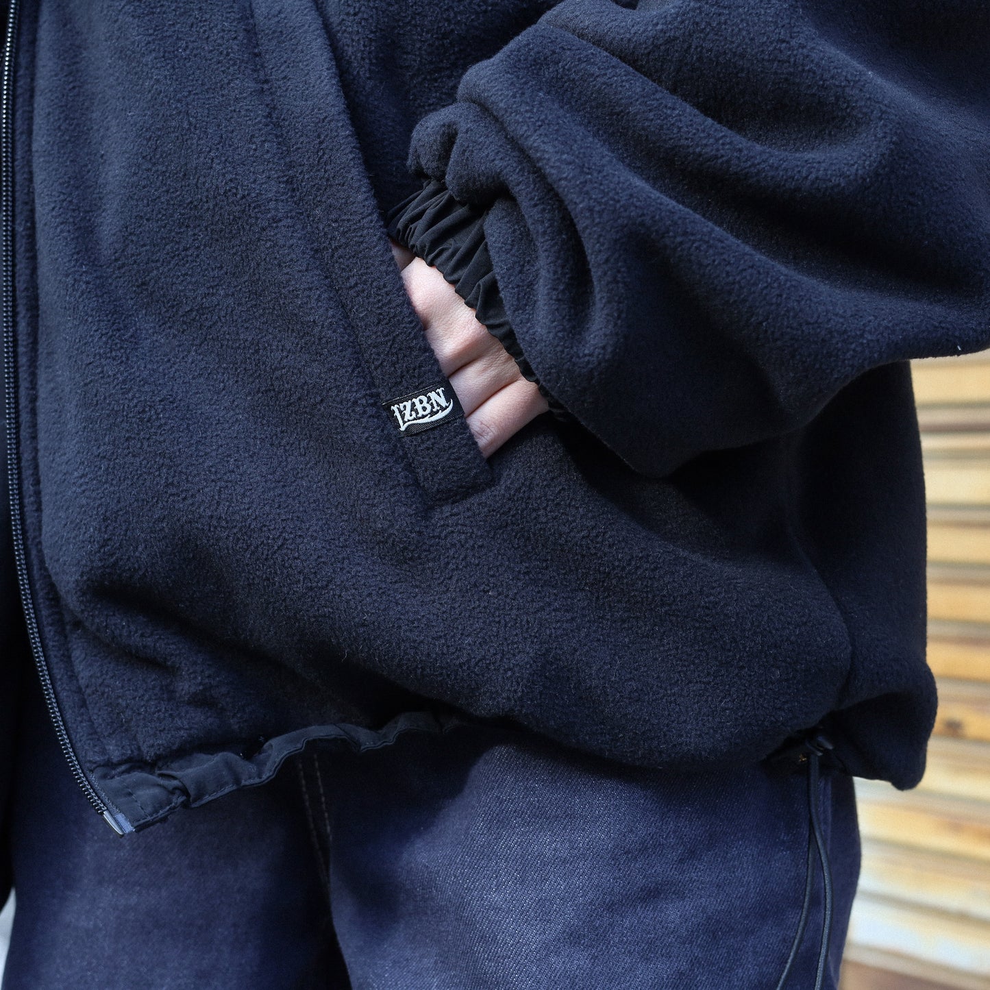 LZBN / HOLLOW OVAL LOGO REVERSIBLE JACKET (BLACK/BLACK)