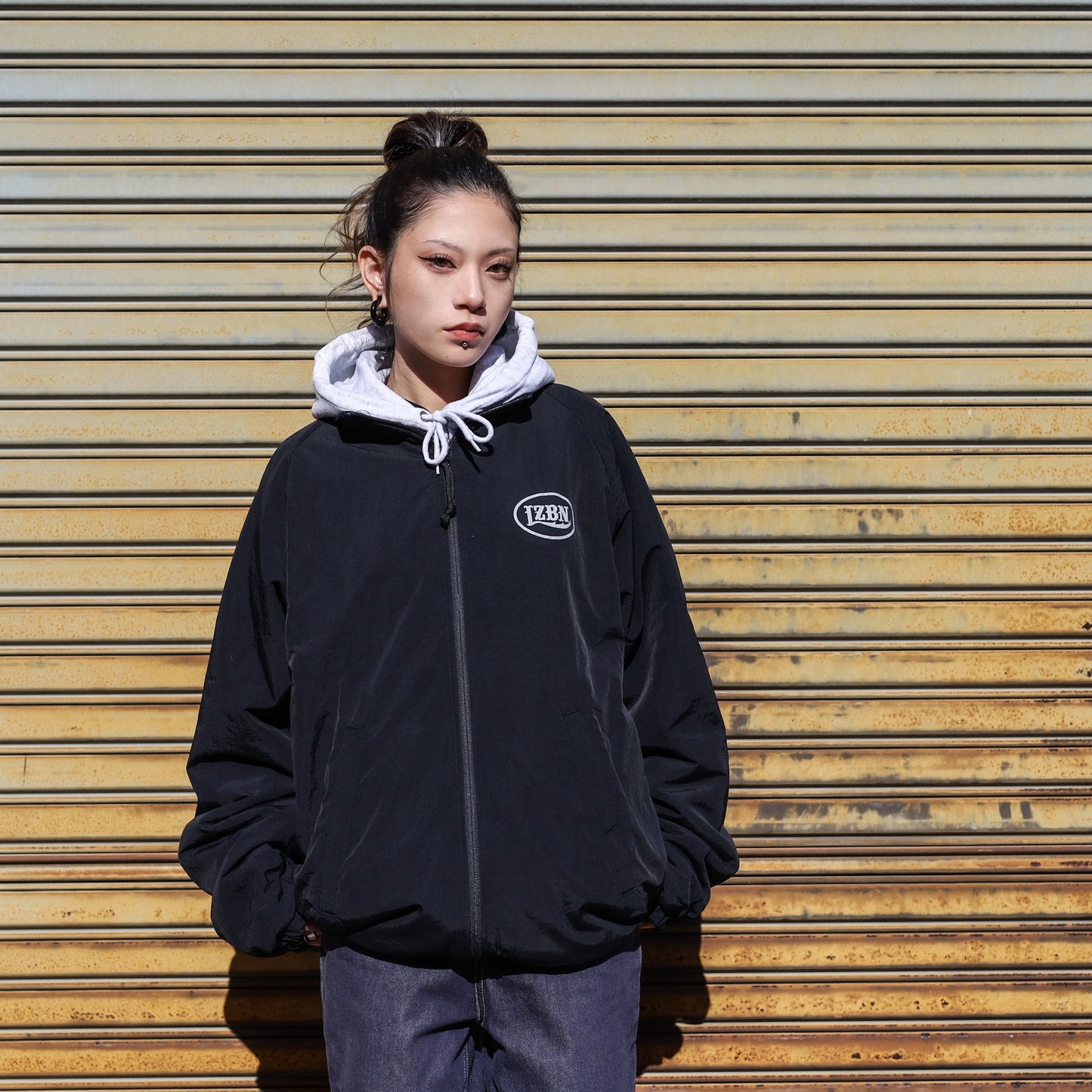 LZBN / HOLLOW OVAL LOGO REVERSIBLE JACKET (BLACK/BLACK)