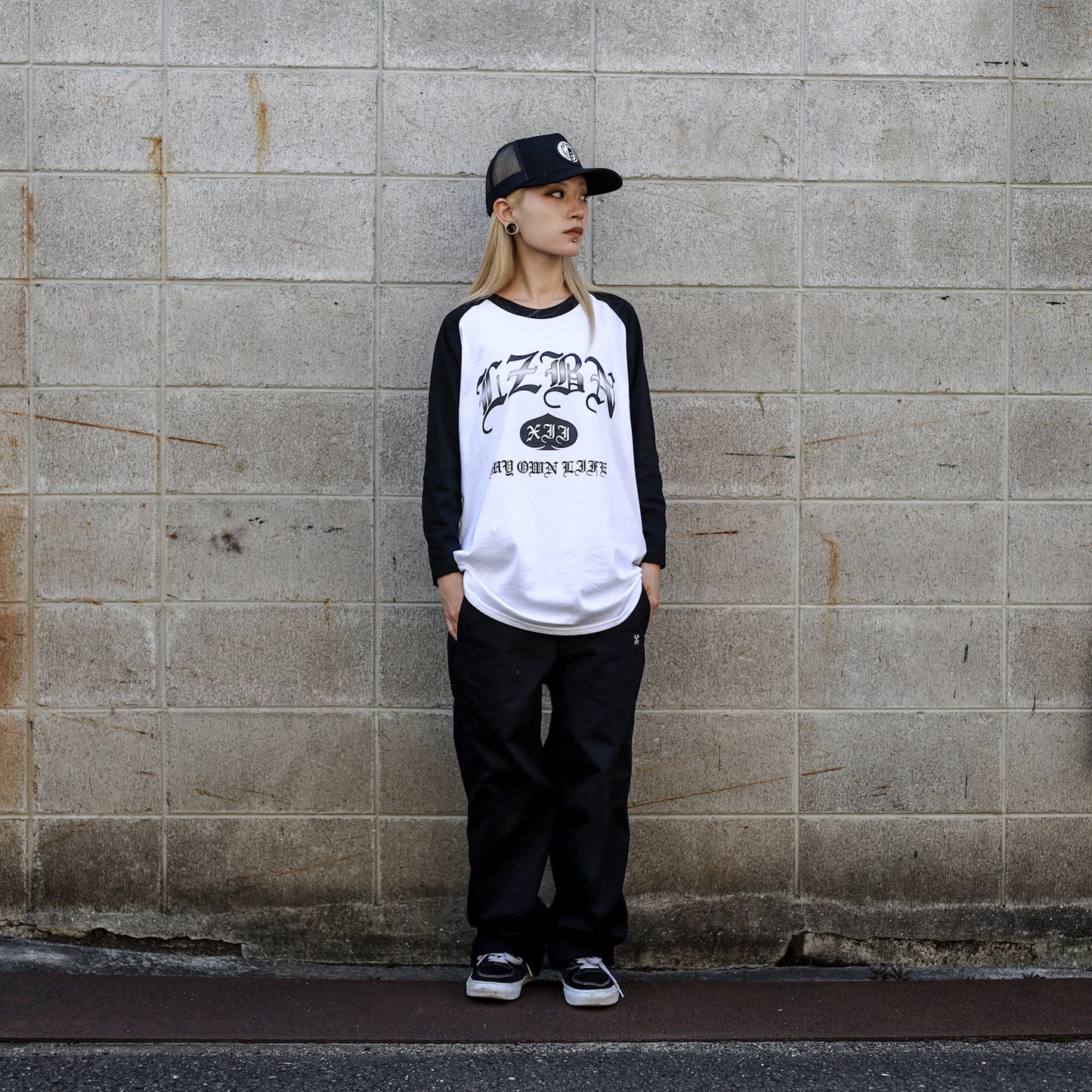 LZBN / OE COLLEGE RAGLAN 3/4 TEE (WHITE/BLACK)