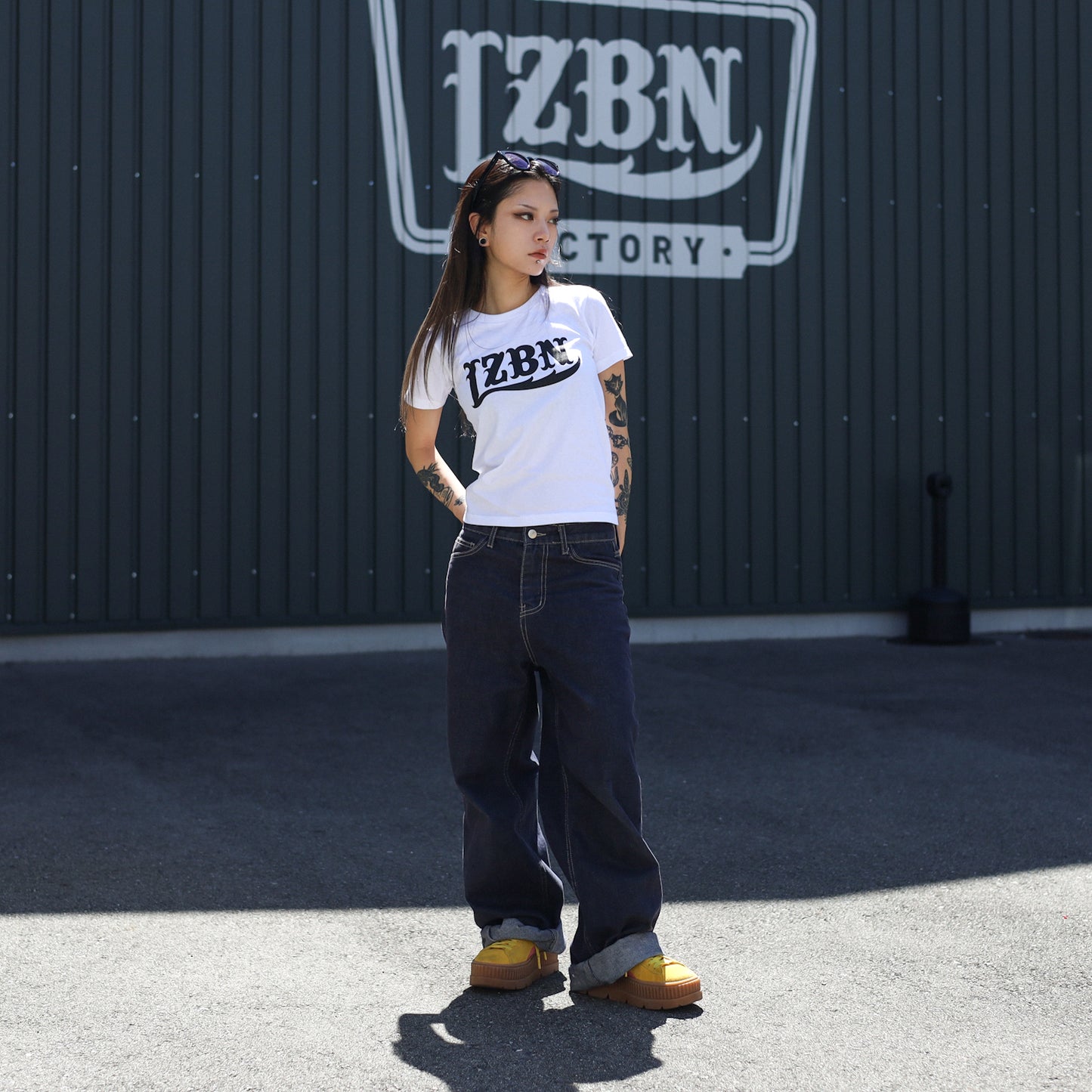 LZBN / WOMENS LZBN FRONT LOGO TEE (WHITE)
