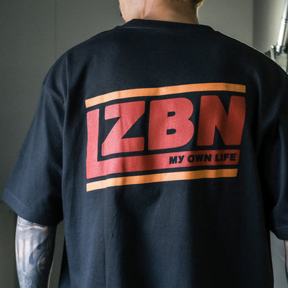 LZBN / SLANT LOGO TEE (SMOKE BLACK)