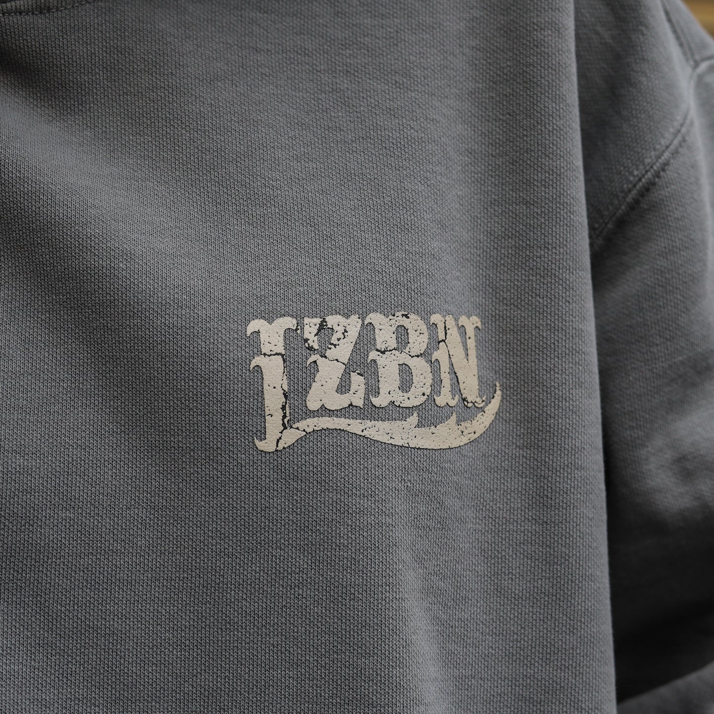 LZBN / STONE LZBN LOGO GARMENT DYED PULLOVER HOODIE (GREY)