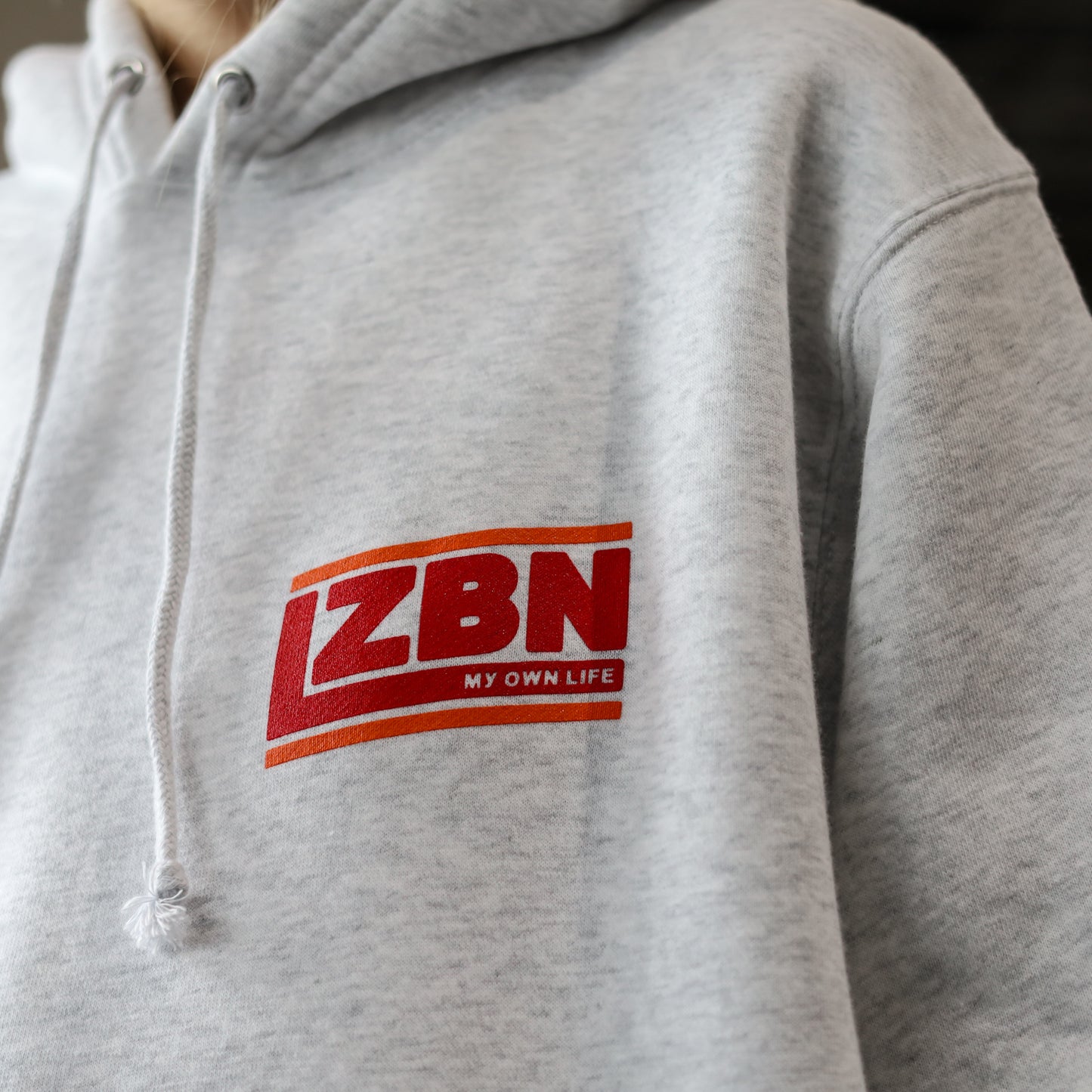 LZBN / SLANT LOGO PULLOVER HOODIE (ASH)