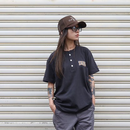 LZBN / No.13 HENLEY NECK TEE (CHARCOAL)