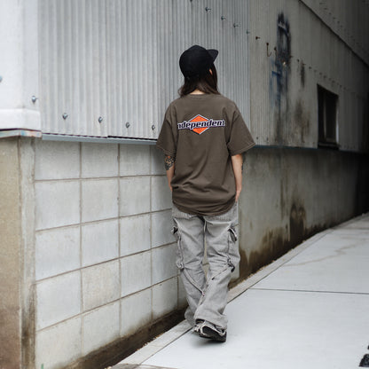 INDEPENDENT / MOJOCHROME S/S TEE (OLIVE)