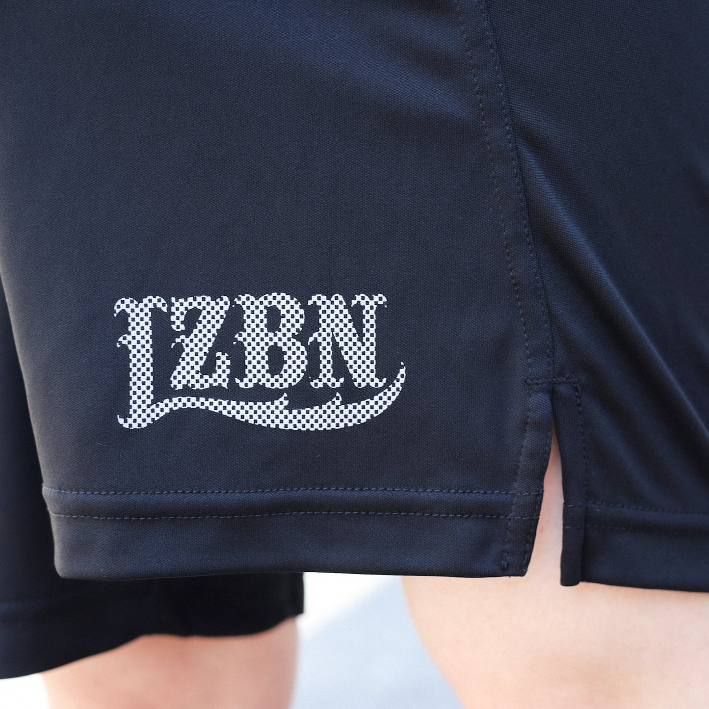 LZBN / MICRO CHECKERBOARD LZBN LOGO DRY SHORT (BLACK)