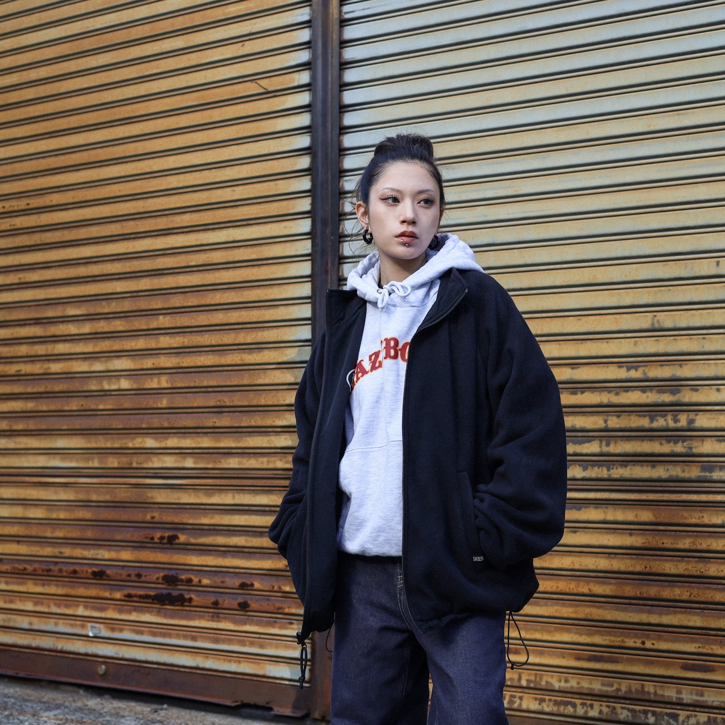 LZBN / HOLLOW OVAL LOGO REVERSIBLE JACKET (BLACK/BLACK)