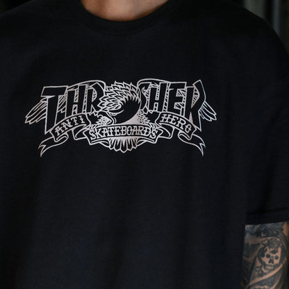 THRASHER X ANTIHERO / MAG BANNER TEE (BLACK)