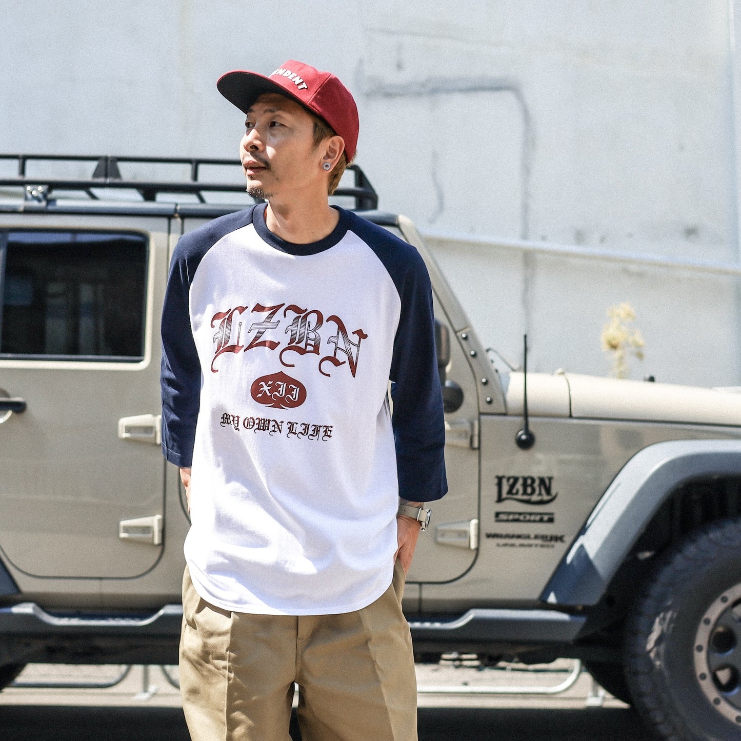 LZBN / OE COLLEGE RAGLAN 3/4 TEE (WHITE/NAVY)