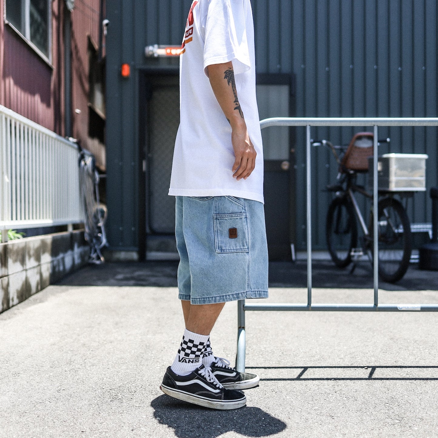 BRIXTON / BUILDERS CARPENTER BAGGY SHORT (WASHED BLUE DENIM)