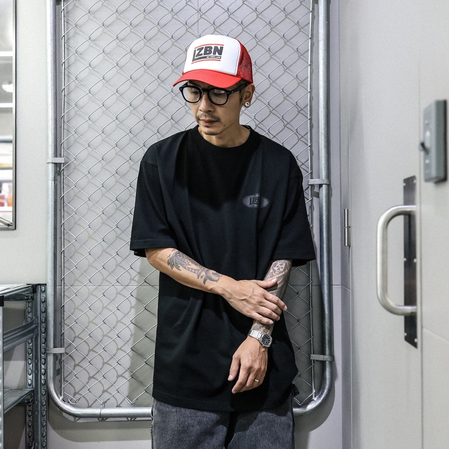 LZBN / MOTOR OVAL TEE (BLACK)