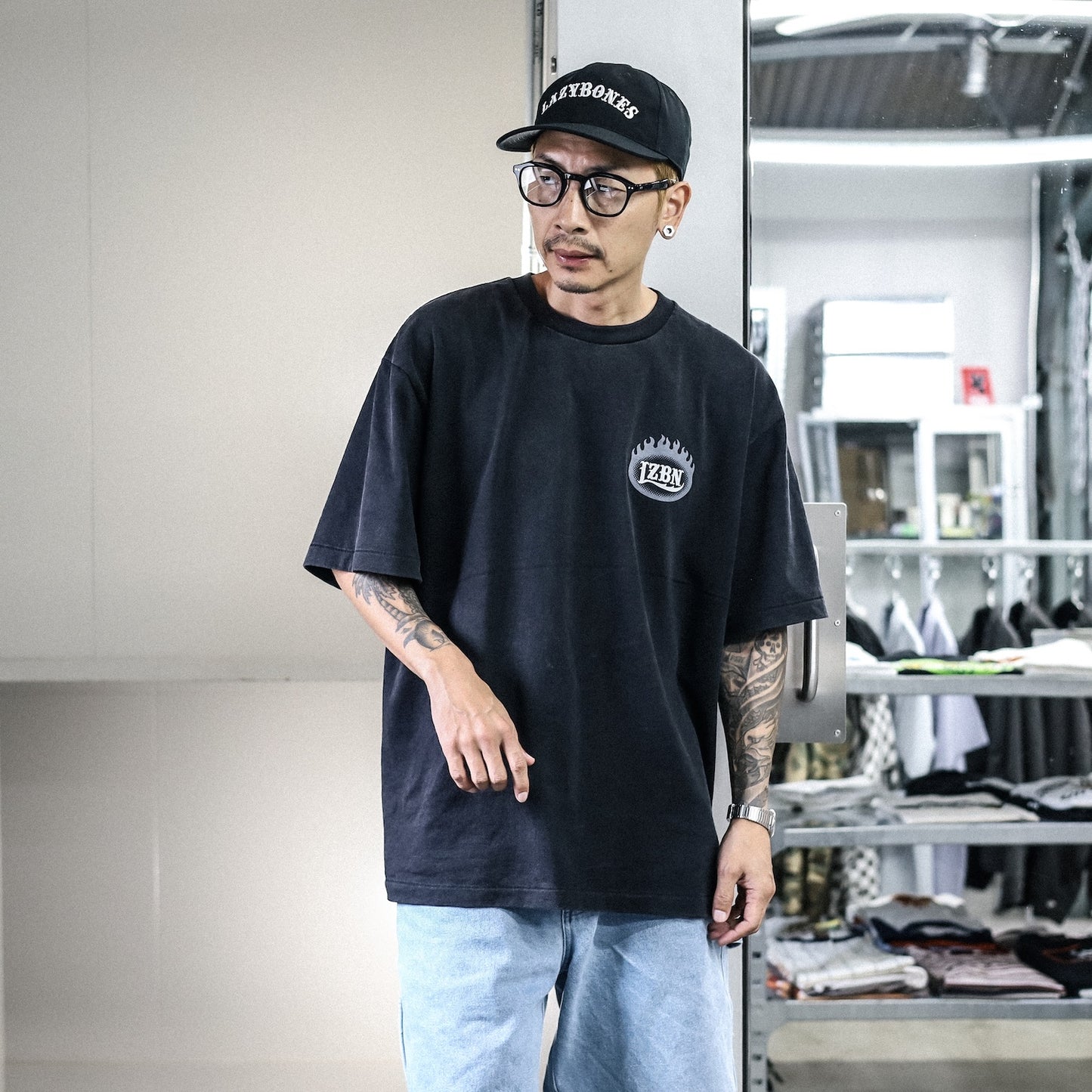 LZBN / FLAME OVAL LOGO FADED WASH TEE (FADED BLACK)